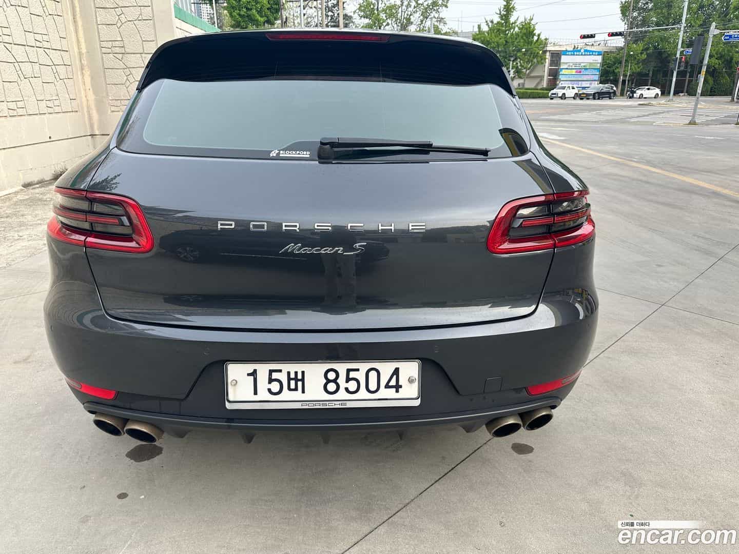 Macan Porsche 2017.11-OUTER-002