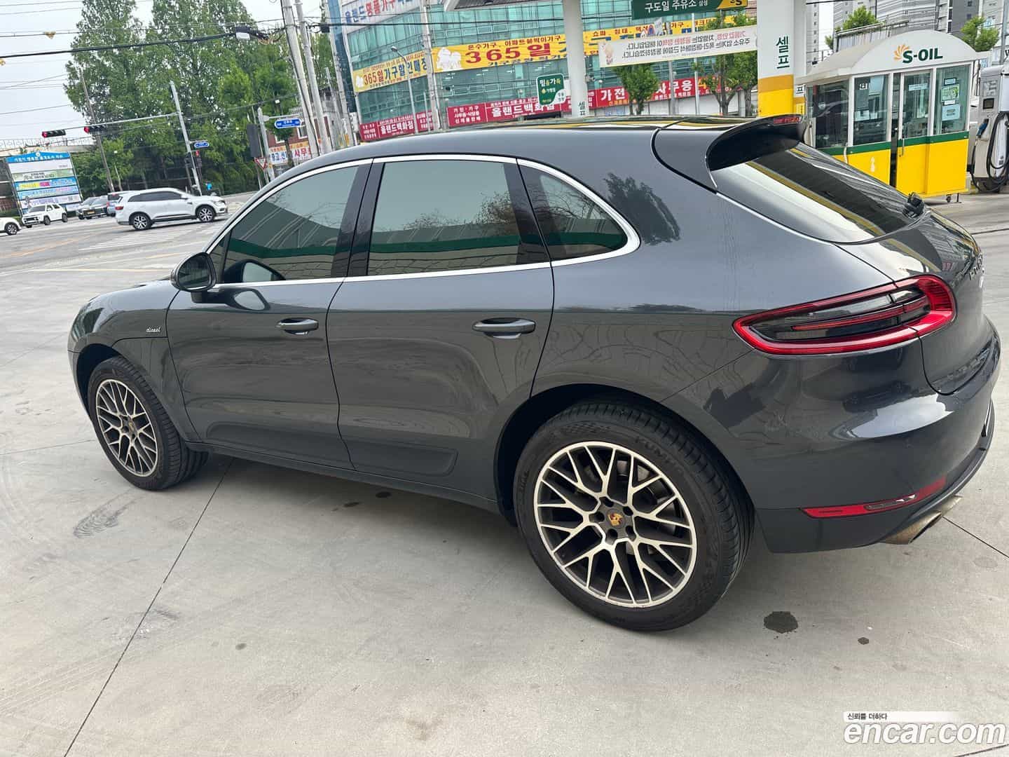 Macan Porsche 2017.11-OUTER-004