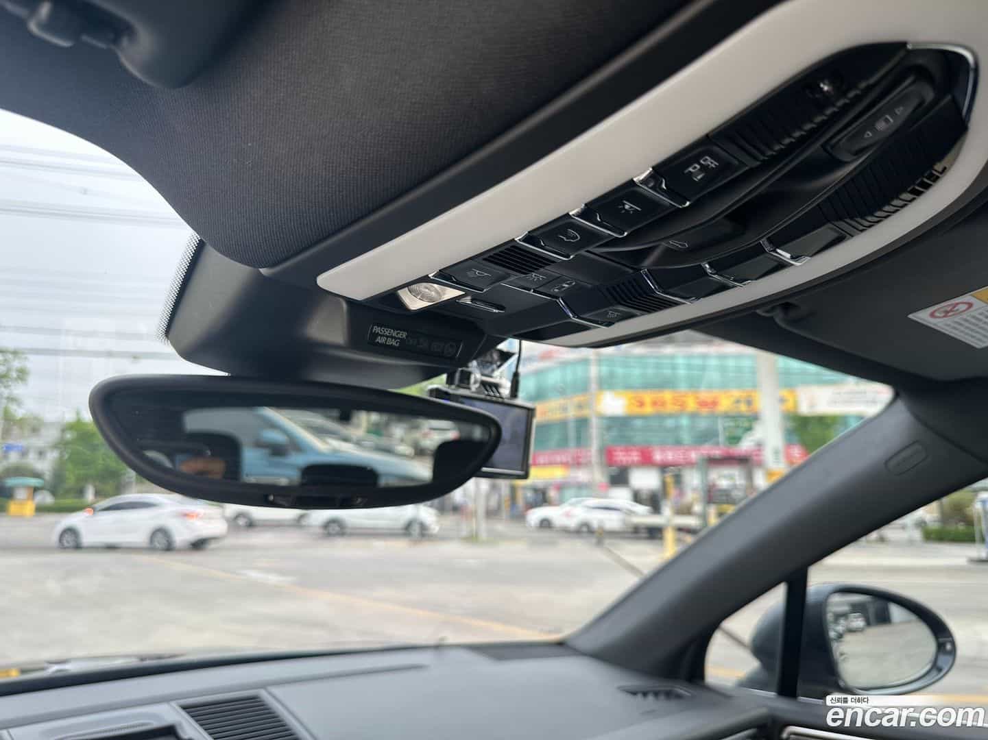 Macan Porsche 2017.11-INNER-008