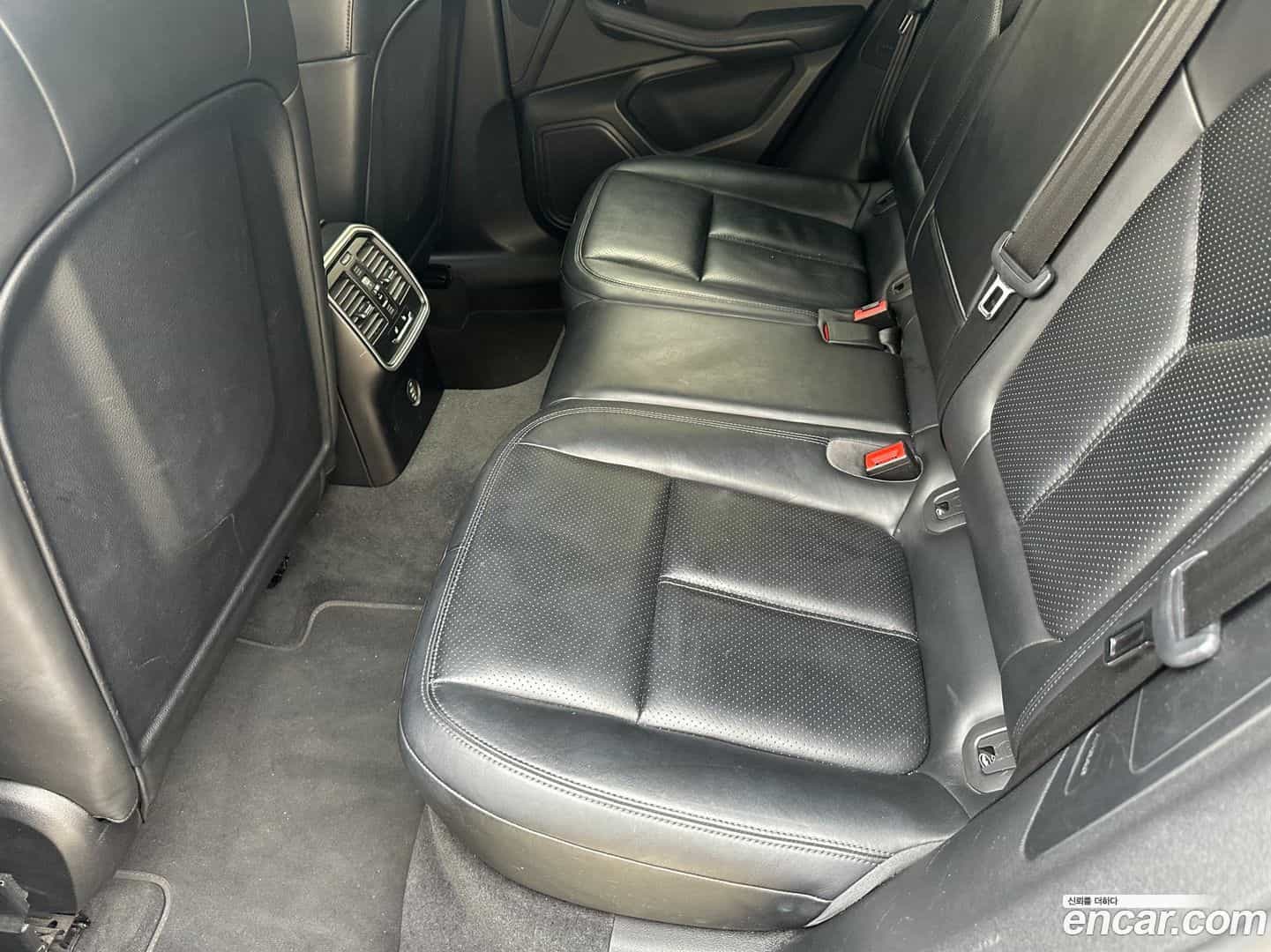 Macan Porsche 2017.11-INNER-009