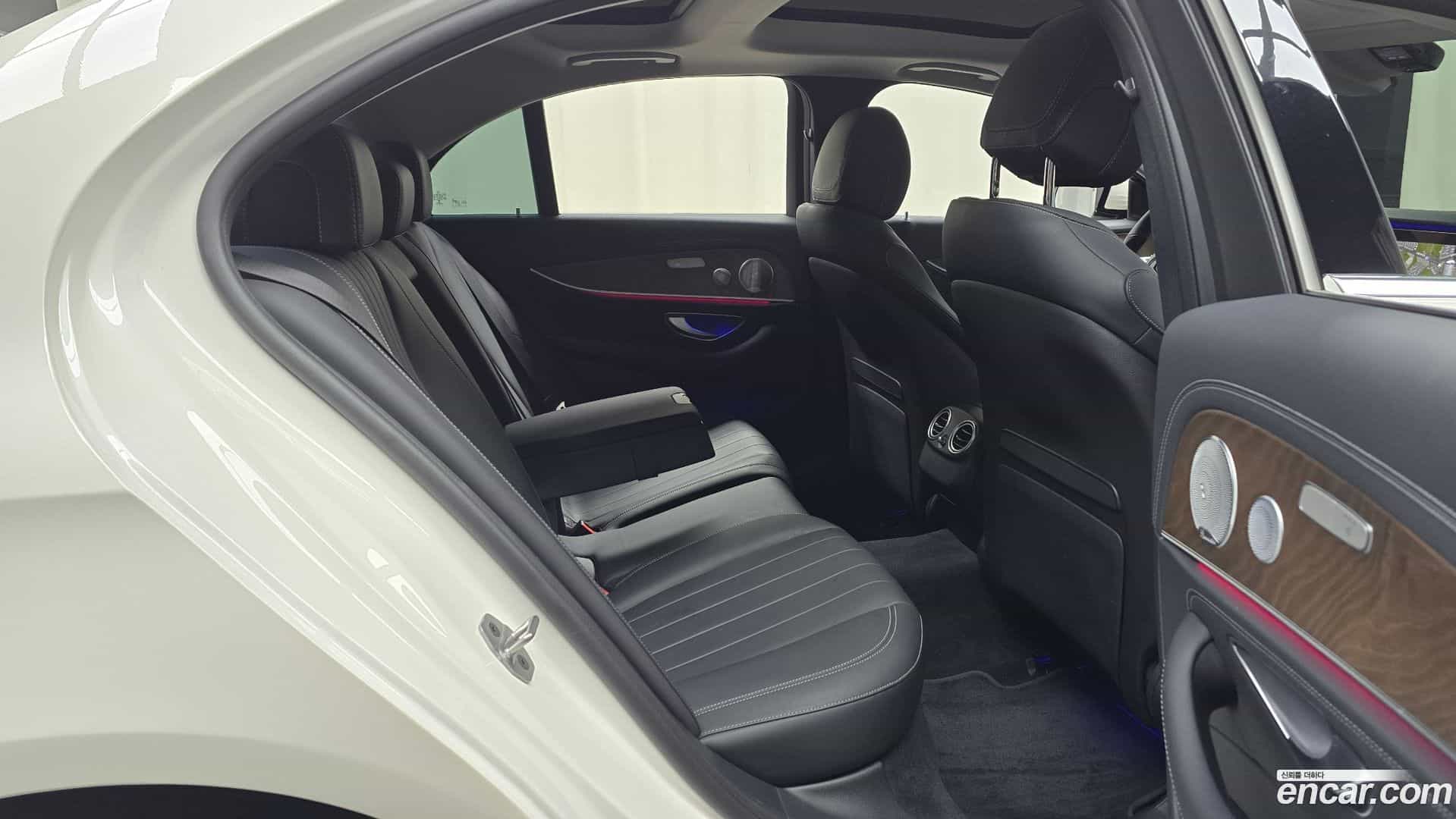E-Class Mercedes-Benz 2019.8-OPTION-015