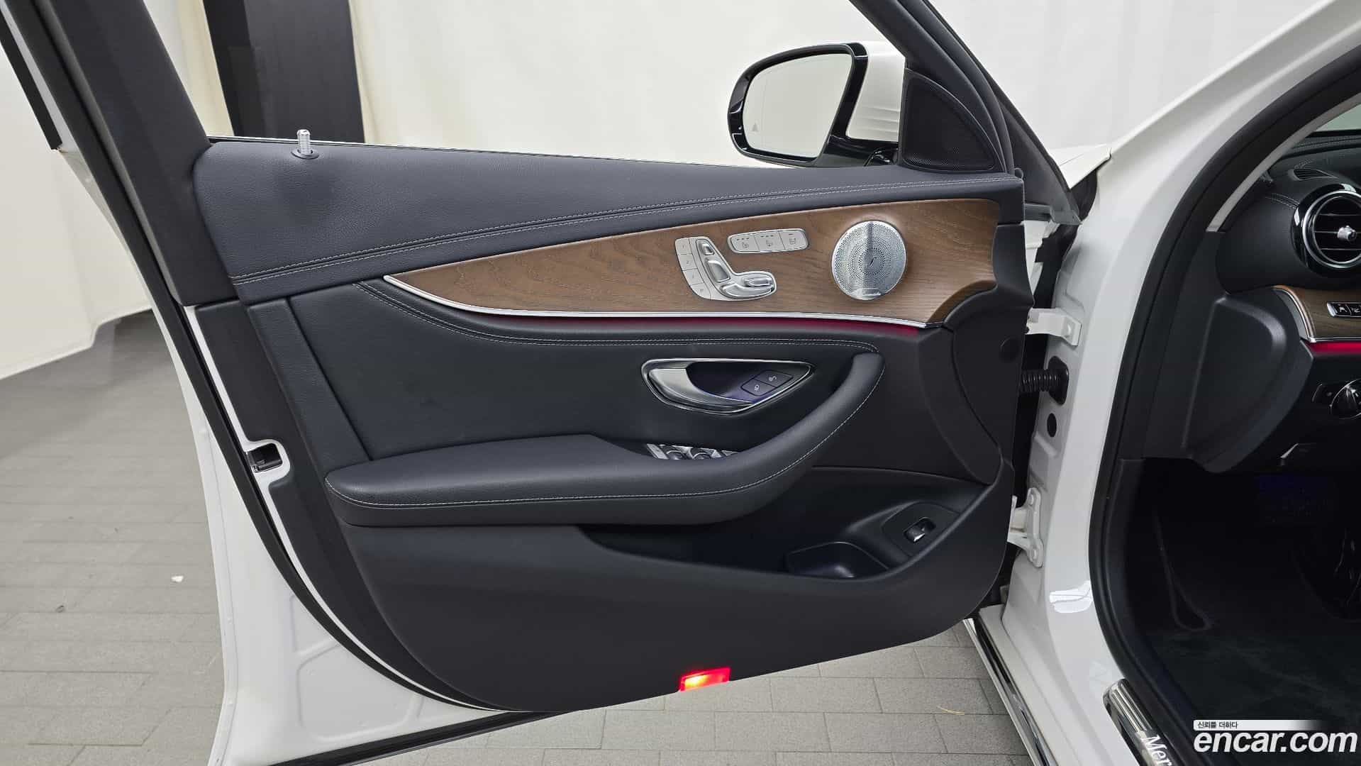 E-Class Mercedes-Benz 2019.8-INNER-034