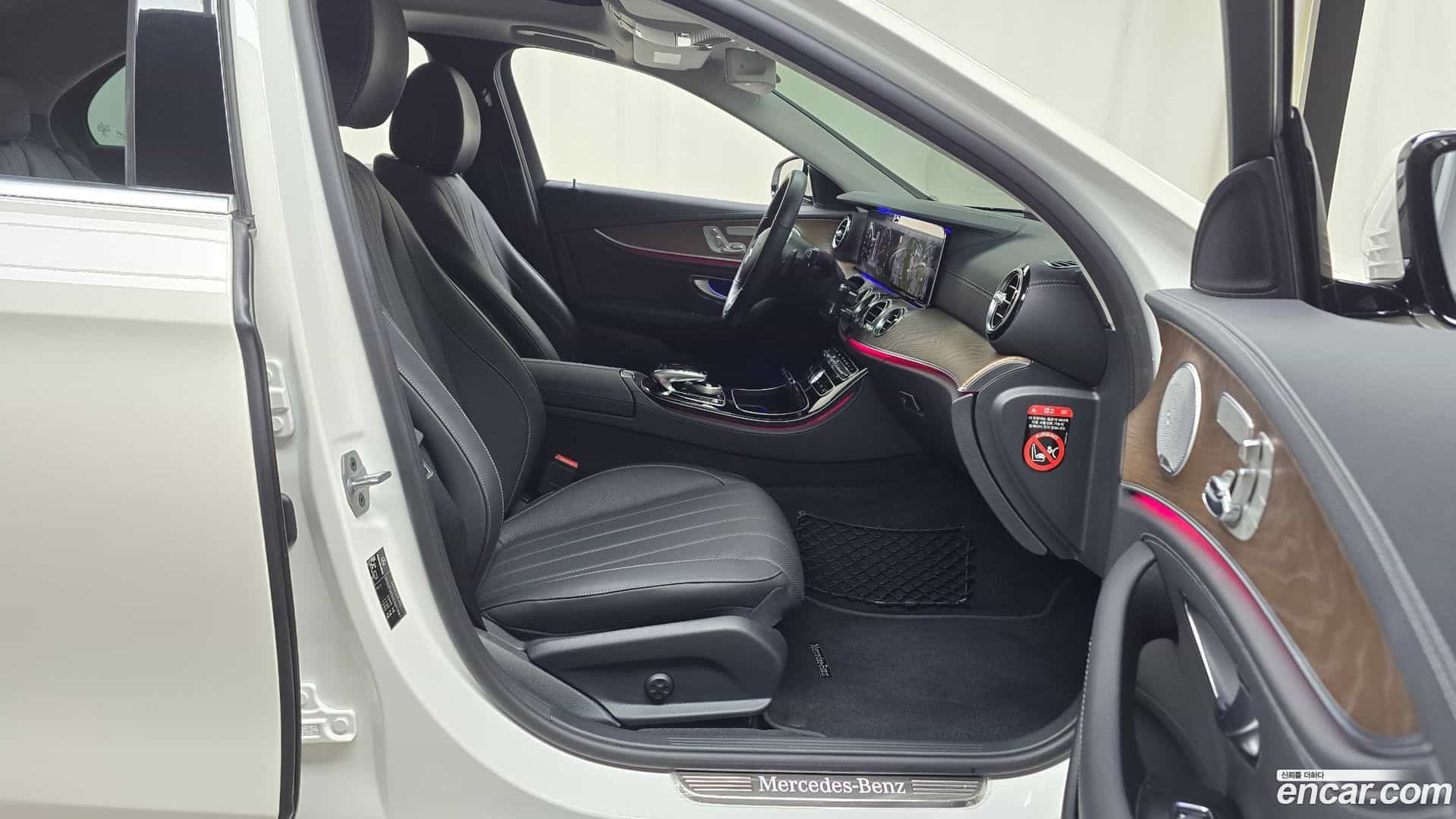 E-Class Mercedes-Benz 2019.8-INNER-036