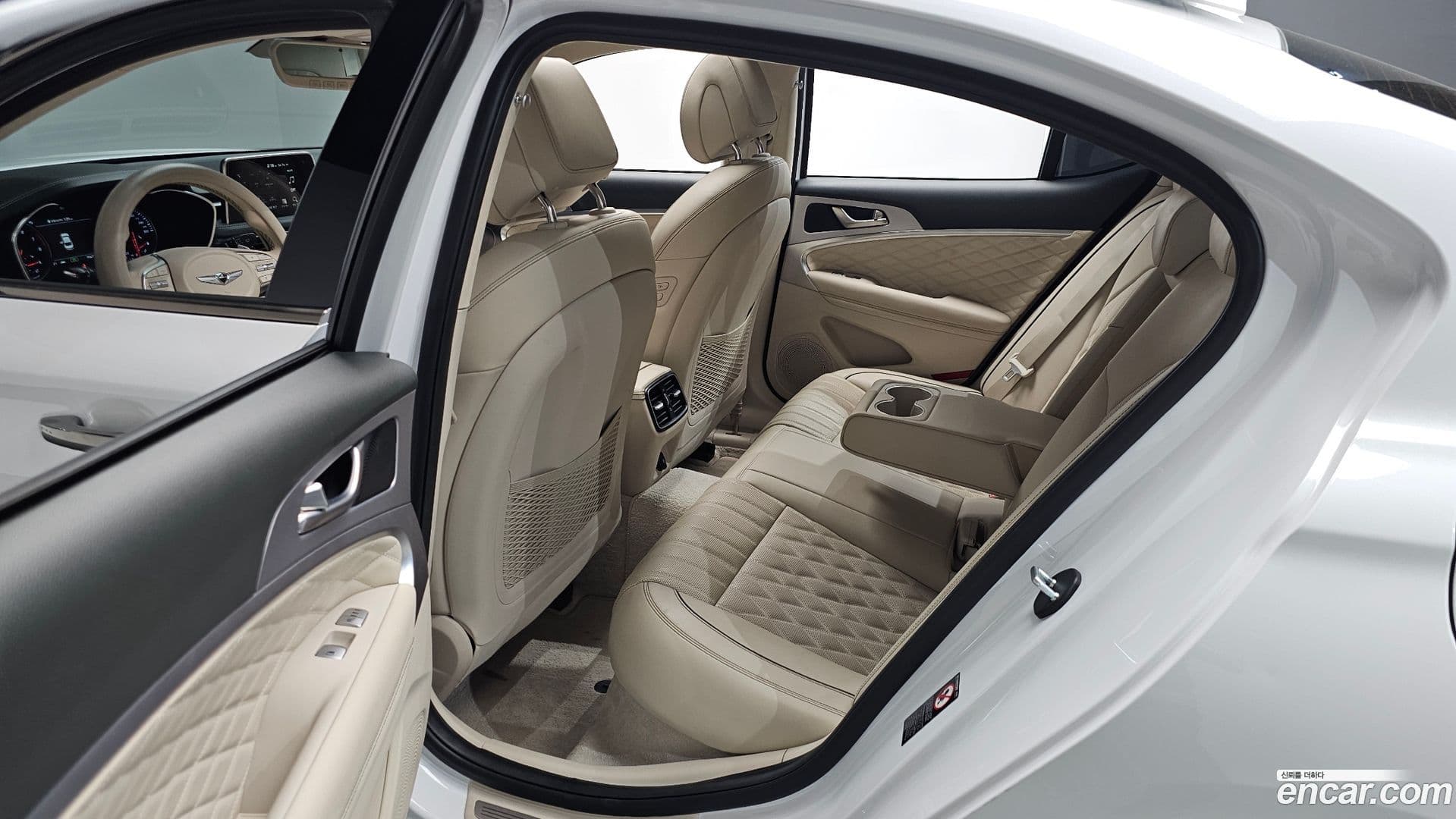 Main__Slider__Photo:G70 Genesis 2019.7-11