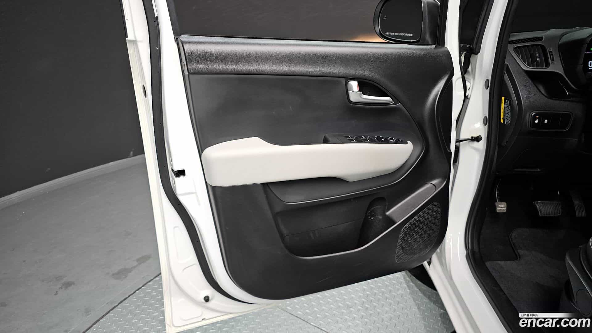 RAY Kia 2023.2-INNER-034