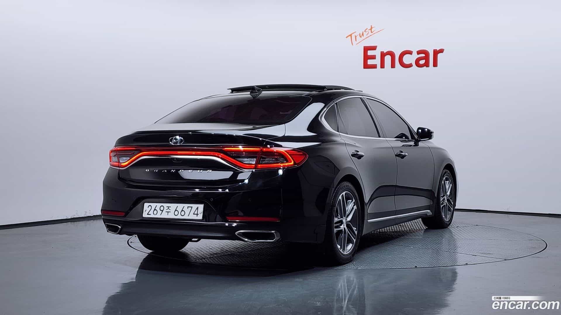 Grandeur Hyundai 2017.1-OUTER-002