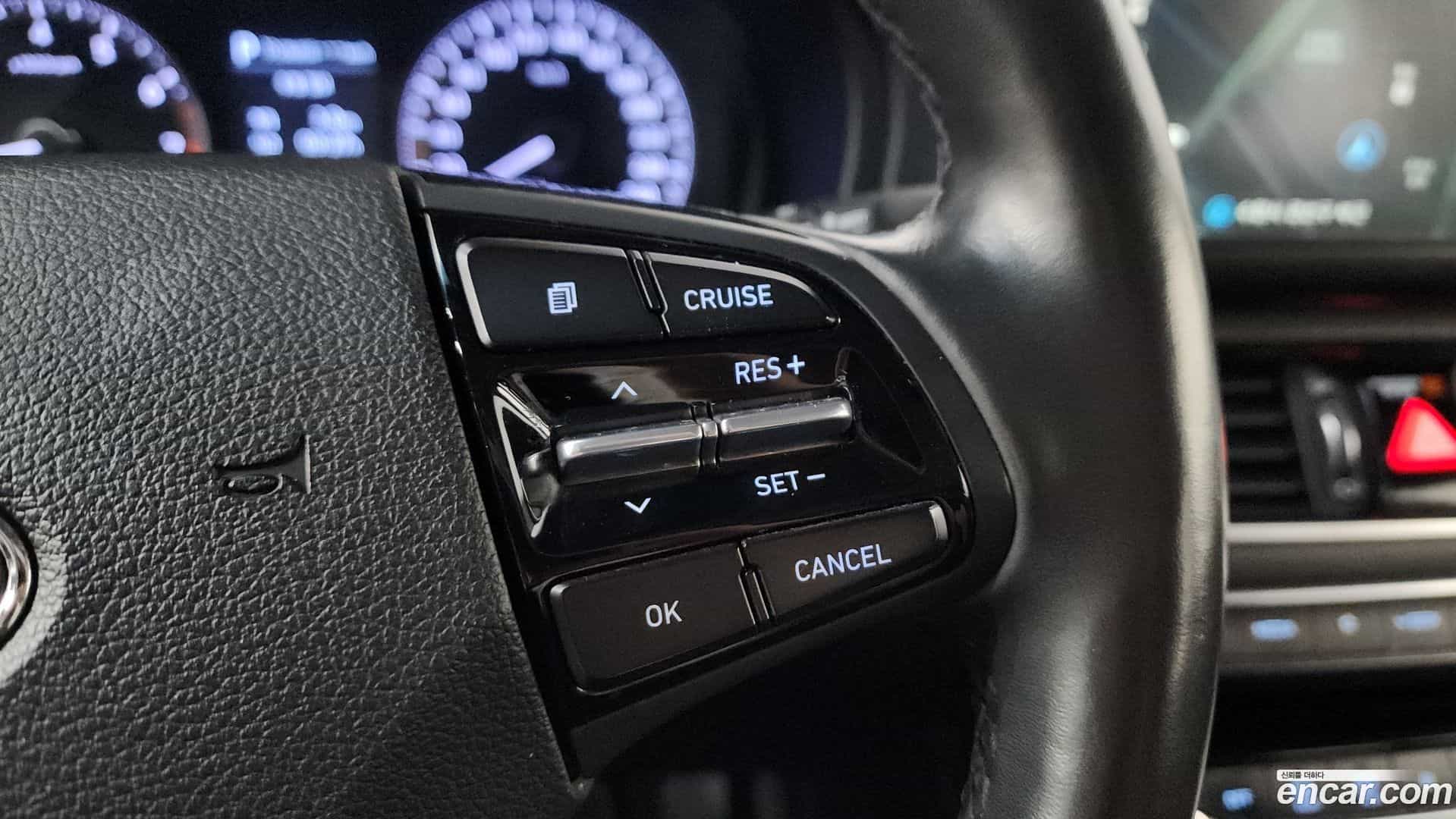 Grandeur Hyundai 2017.1-OPTION-021