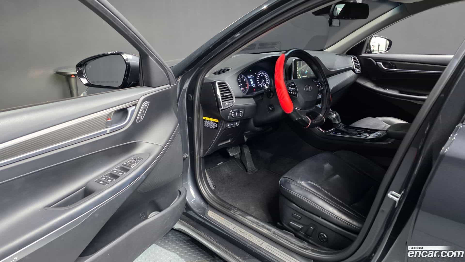 Grandeur Hyundai 2017.2-INNER-010