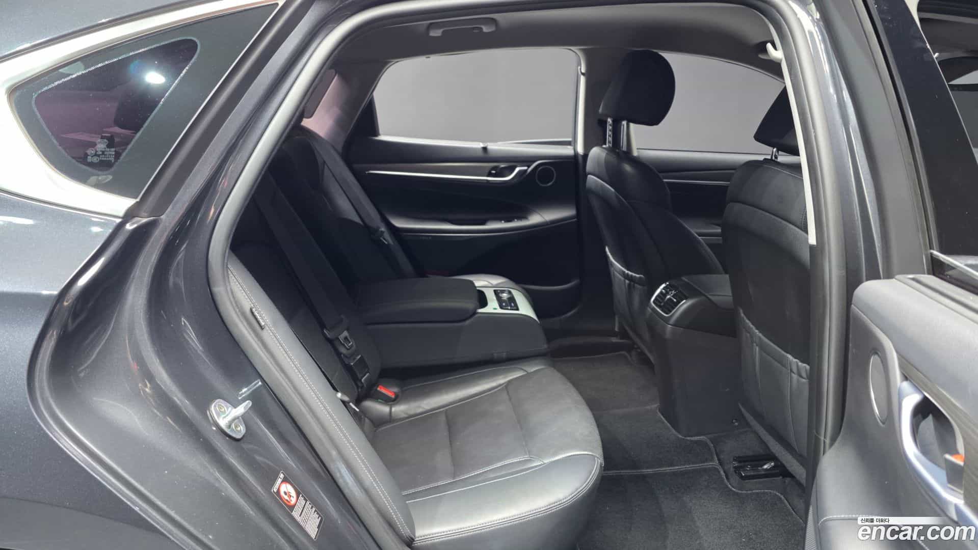 Grandeur Hyundai 2017.2-OPTION-016