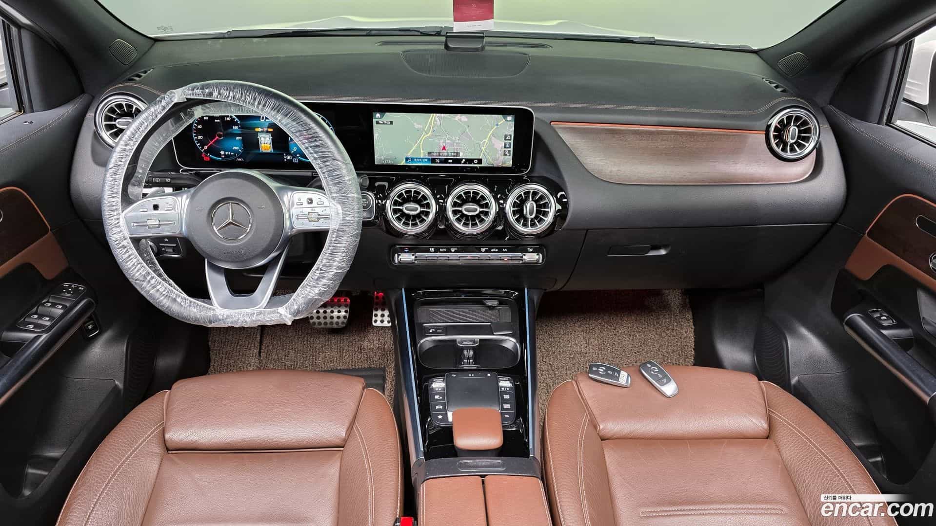 GLA-Class Mercedes-Benz 2020.9-INNER-007