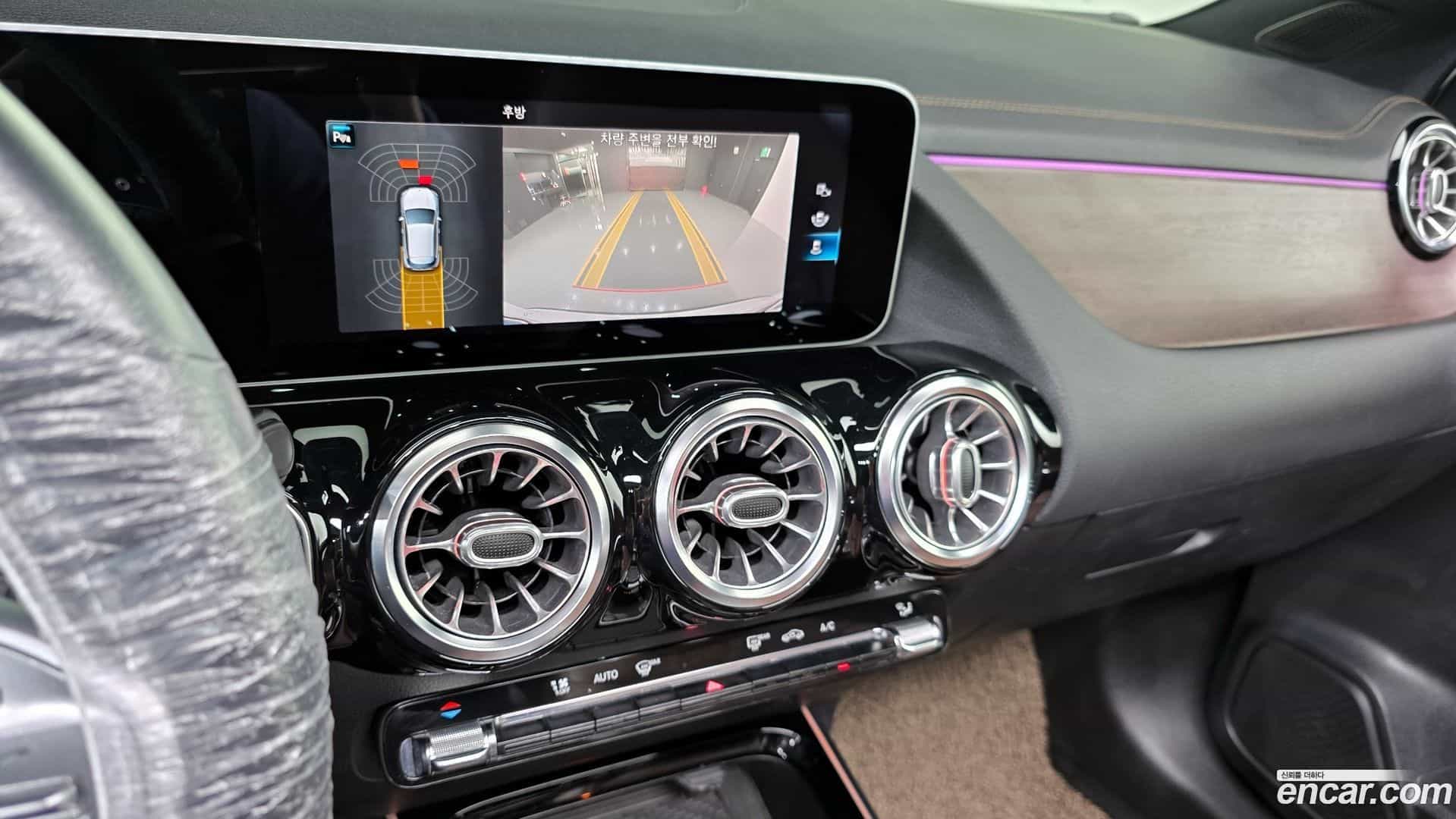 GLA-Class Mercedes-Benz 2020.9-OPTION-021