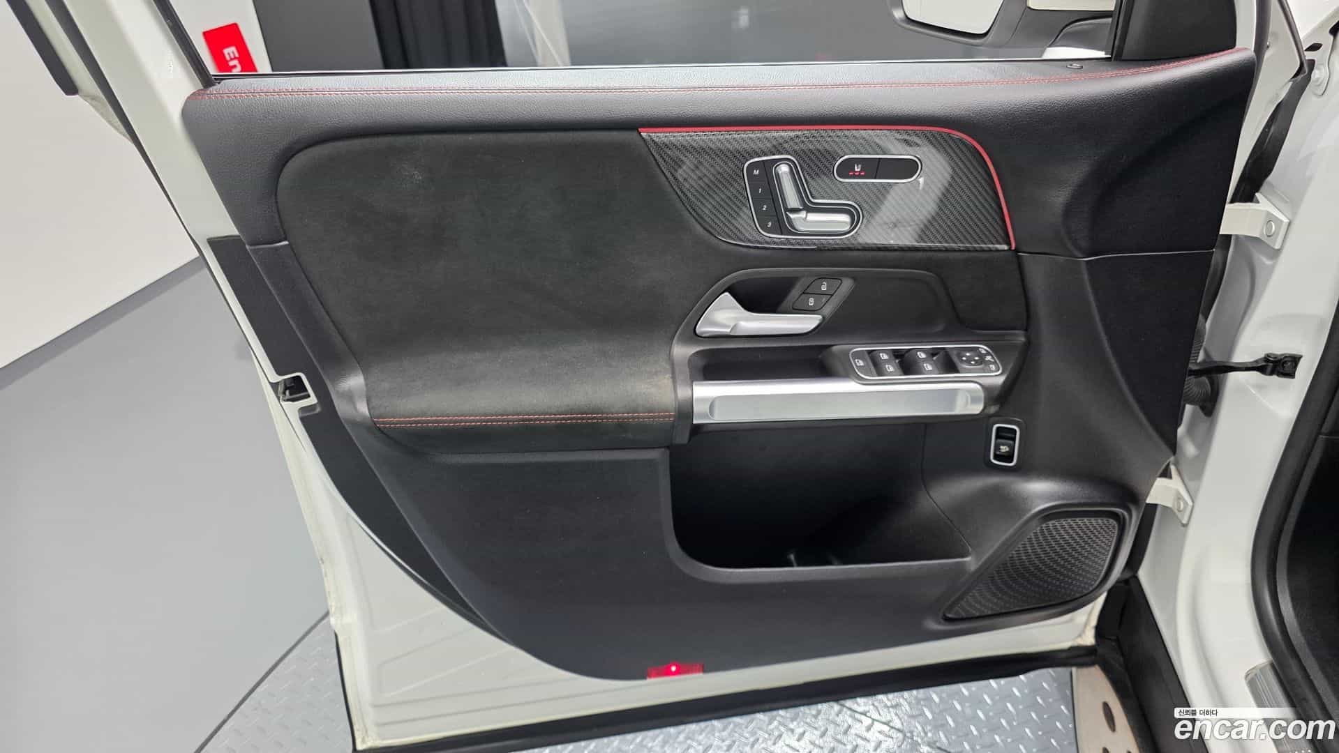 GLB-Class Mercedes-Benz 2021.2-INNER-034
