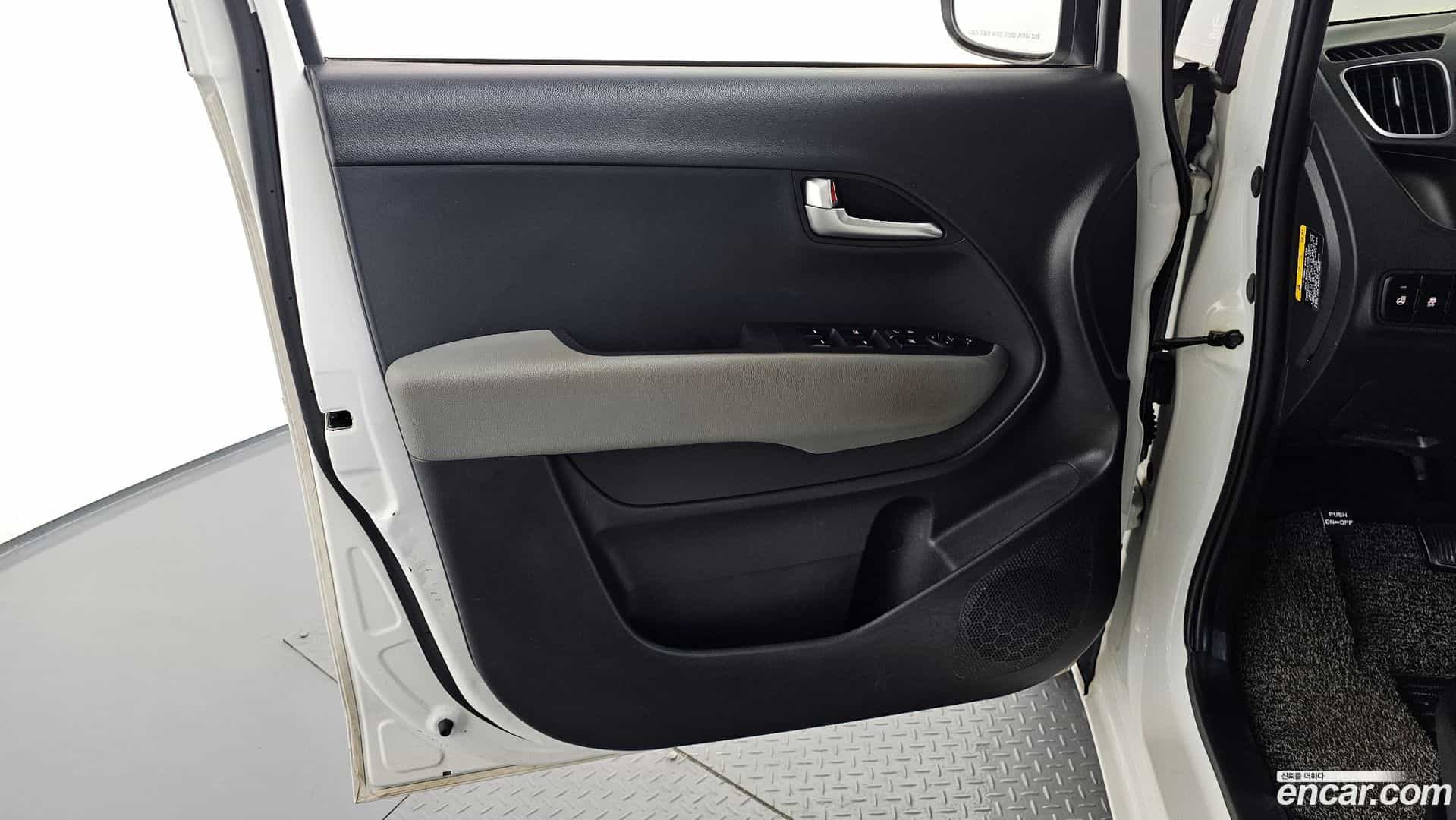 RAY Kia 2020.2-INNER-034