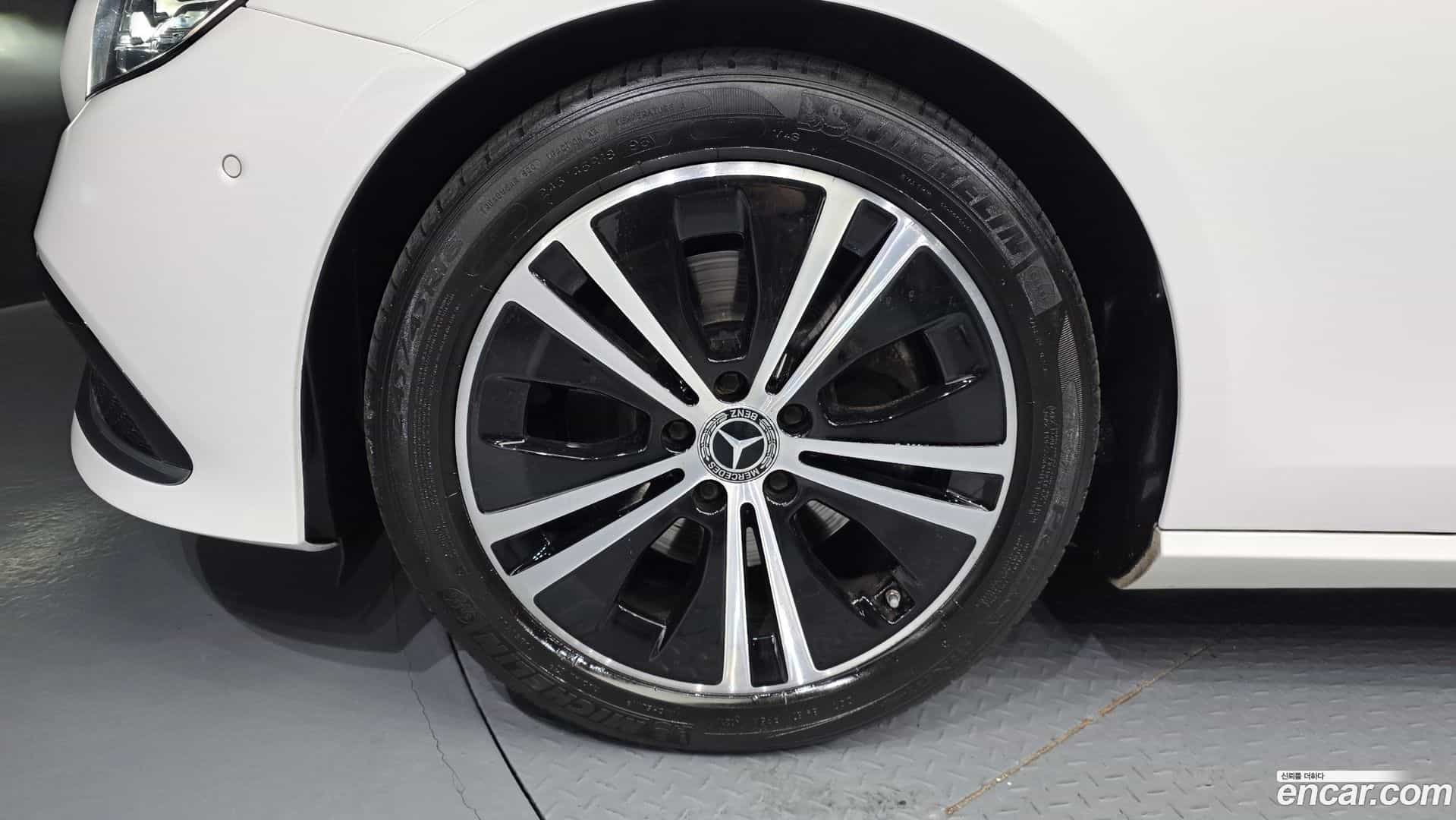 E-Class Mercedes-Benz 2021.2-OUTER-005