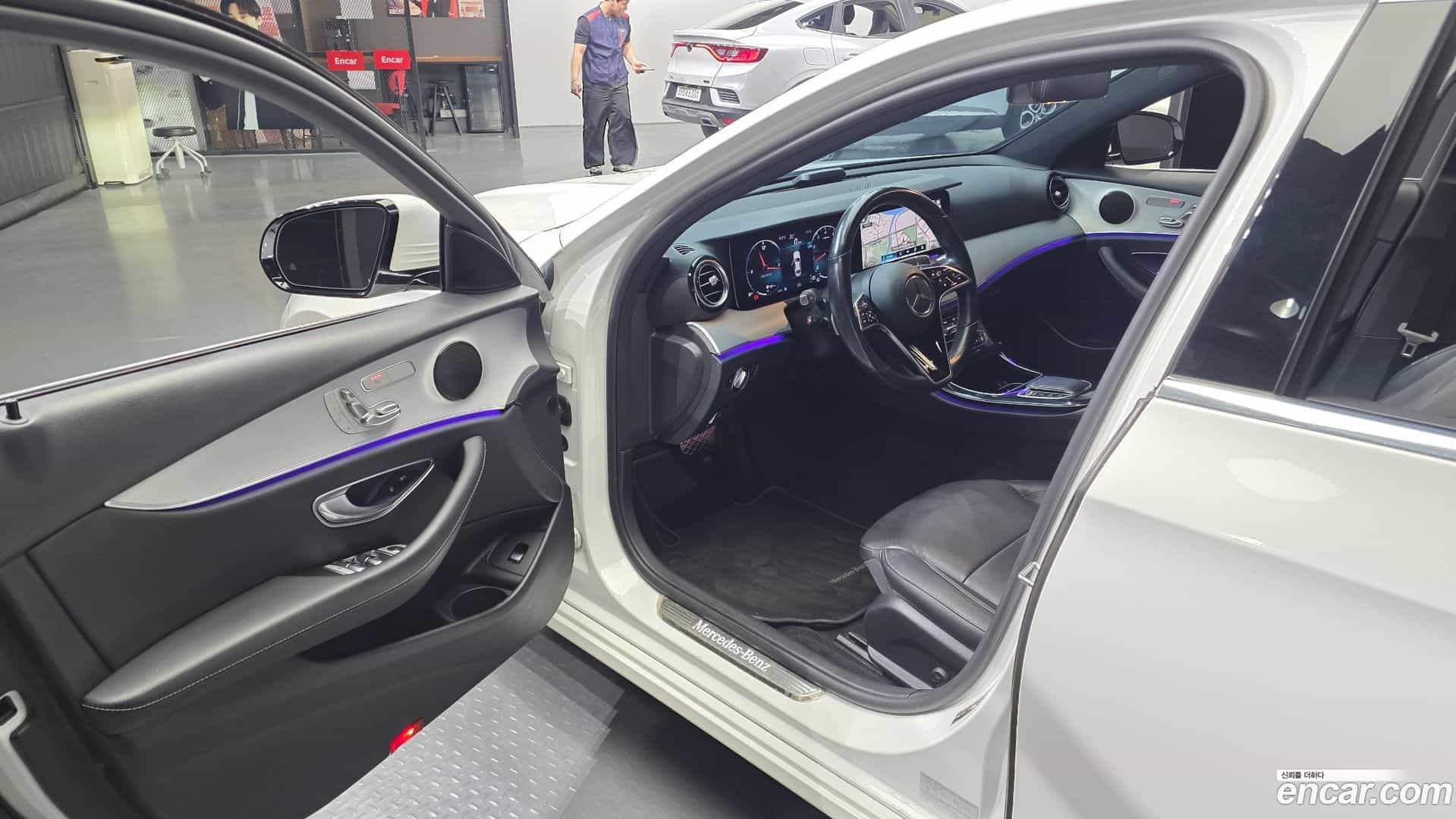 E-Class Mercedes-Benz 2021.2-INNER-010