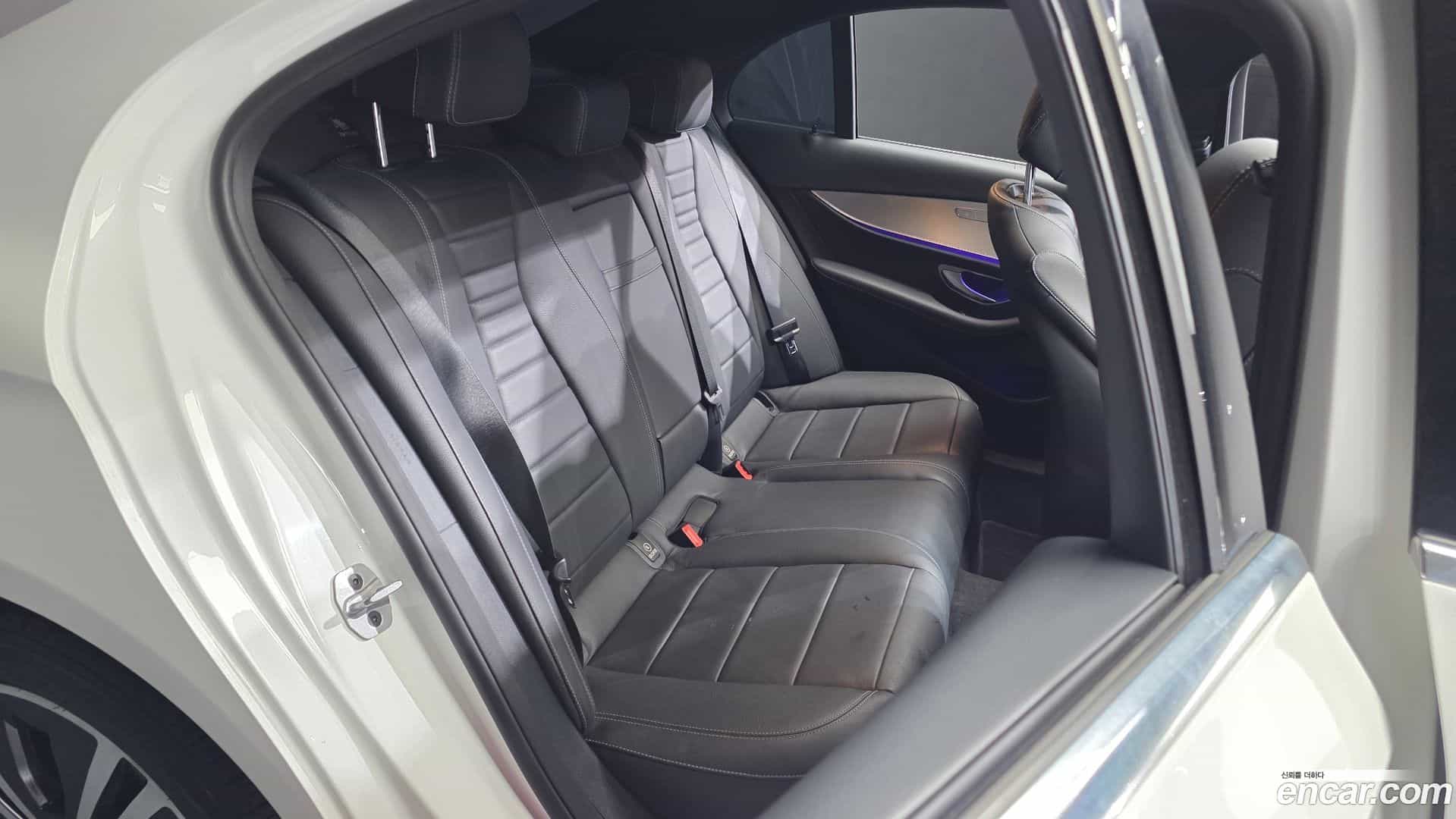 E-Class Mercedes-Benz 2021.2-OPTION-016