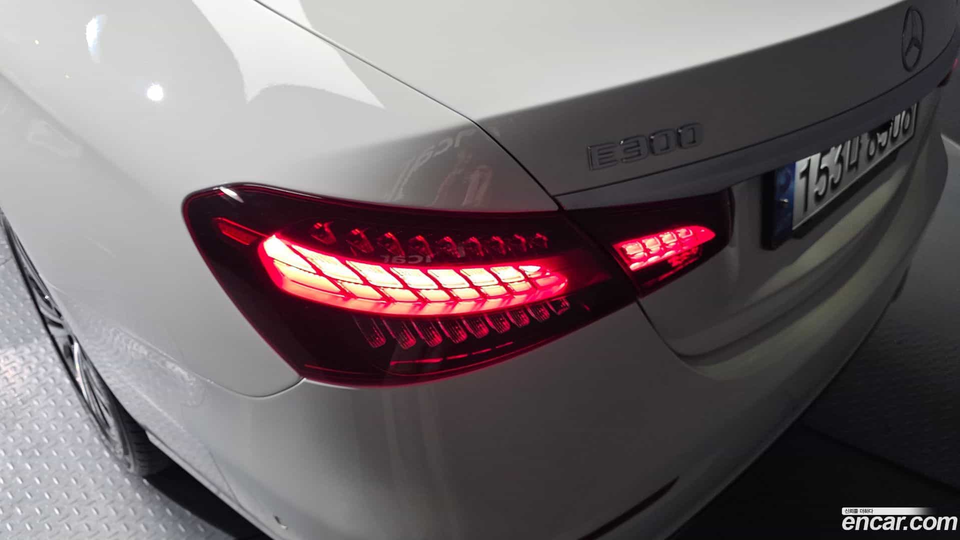 E-Class Mercedes-Benz 2021.2-OUTER-033