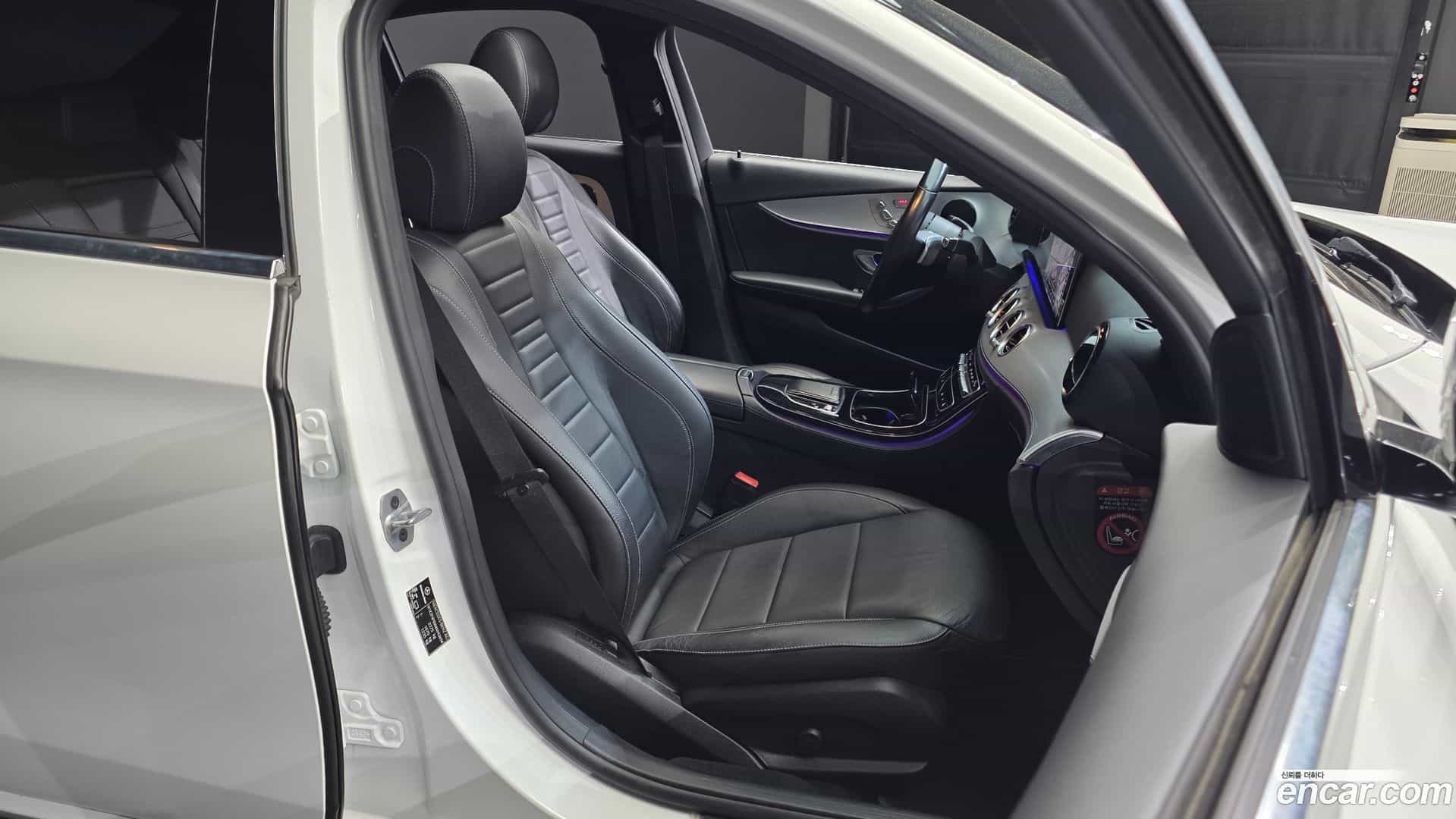 E-Class Mercedes-Benz 2021.2-INNER-036