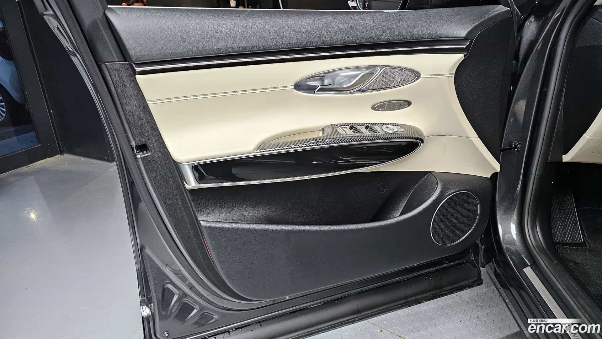 GV70 Genesis 2022.0-INNER-034