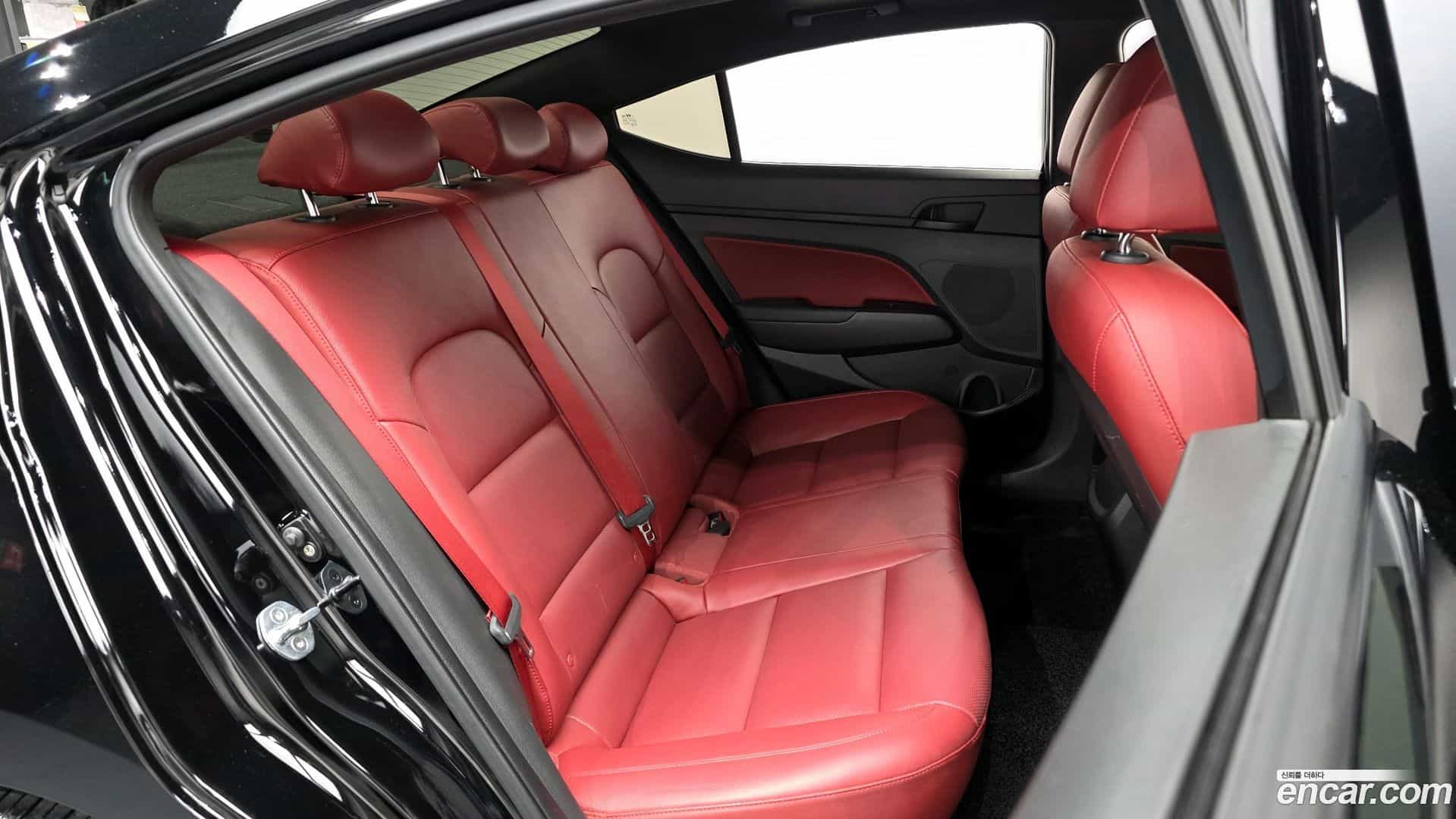 AVANTE Hyundai 2017.10-OPTION-015