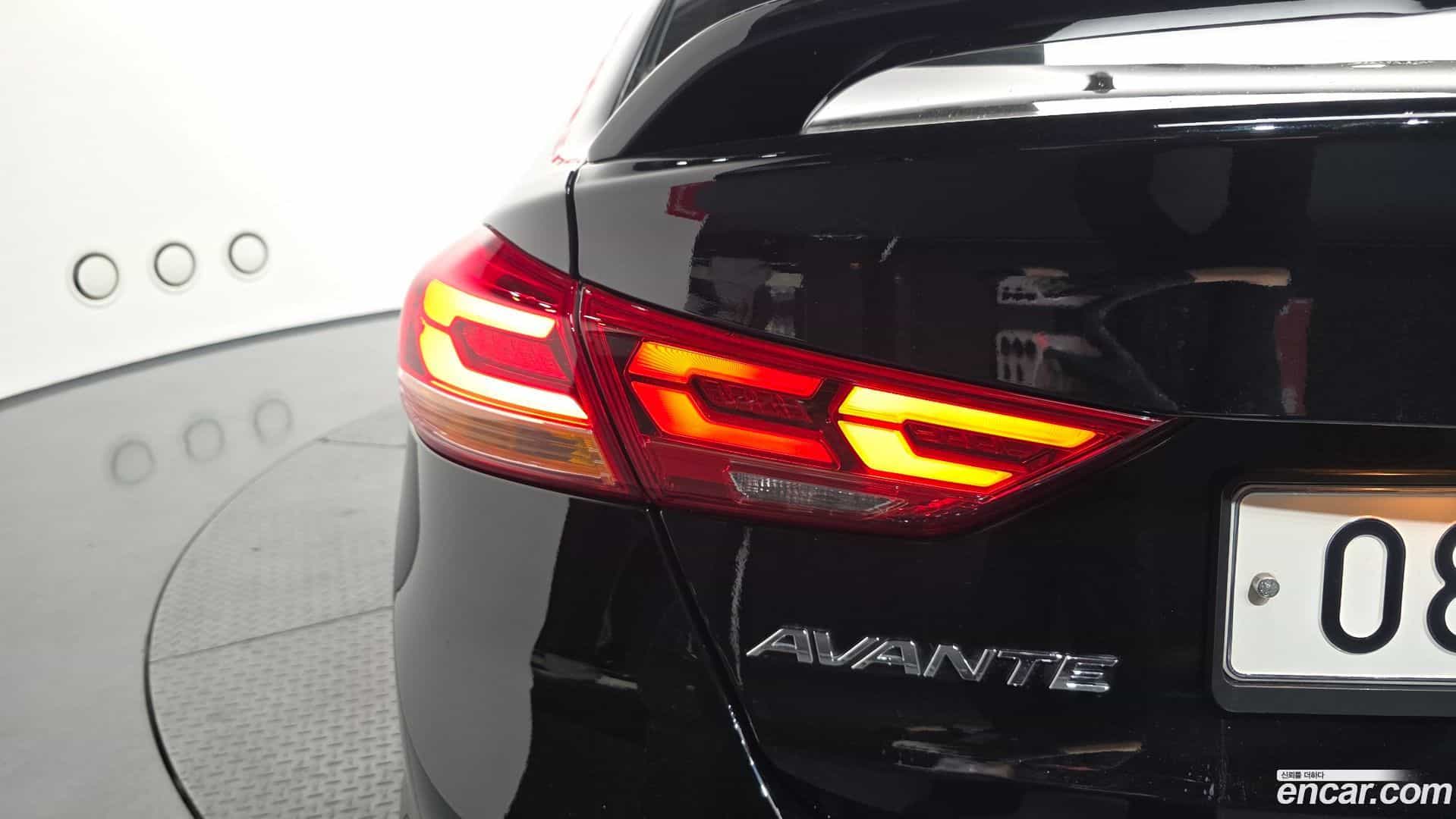 AVANTE Hyundai 2017.10-OUTER-033