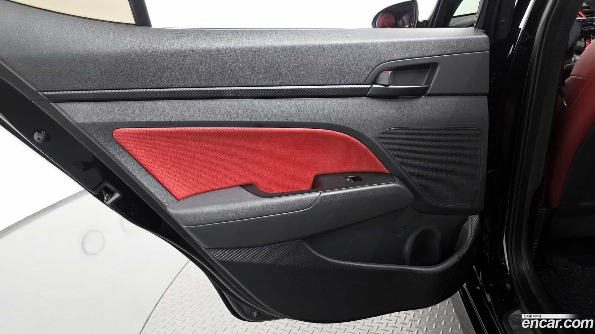 AVANTE Hyundai 2017.10-INNER-035