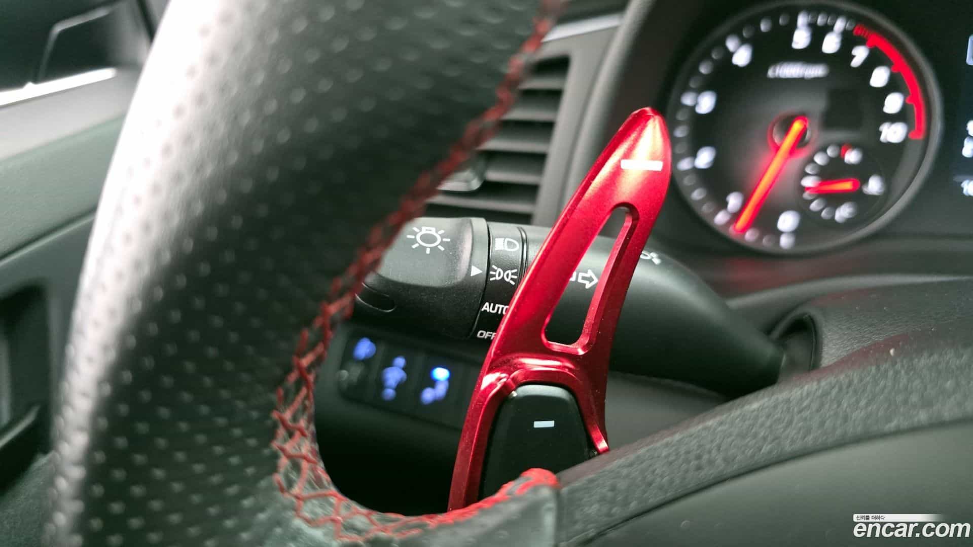 AVANTE Hyundai 2017.10-OPTION-045