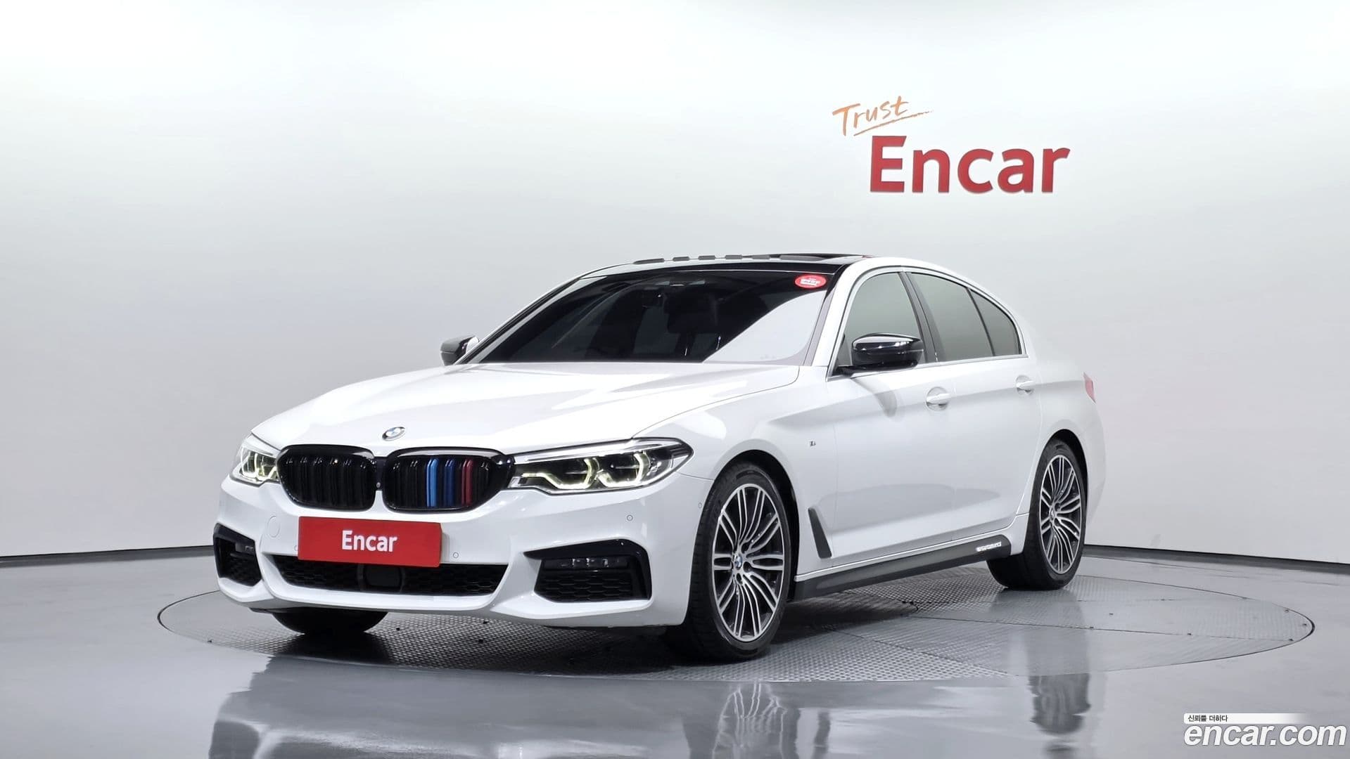 Main__Slider__Photo:5-Series BMW 2019.8-0