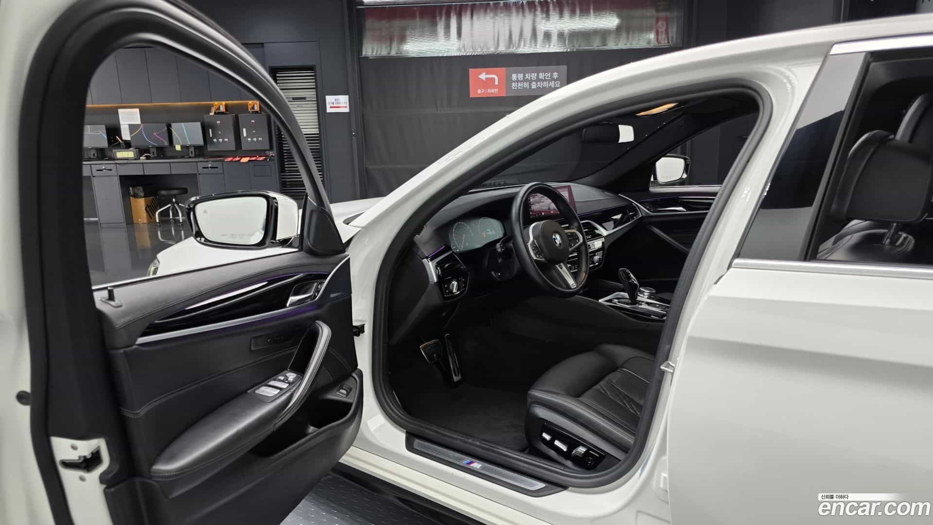 5-Series BMW 2019.8-INNER-010