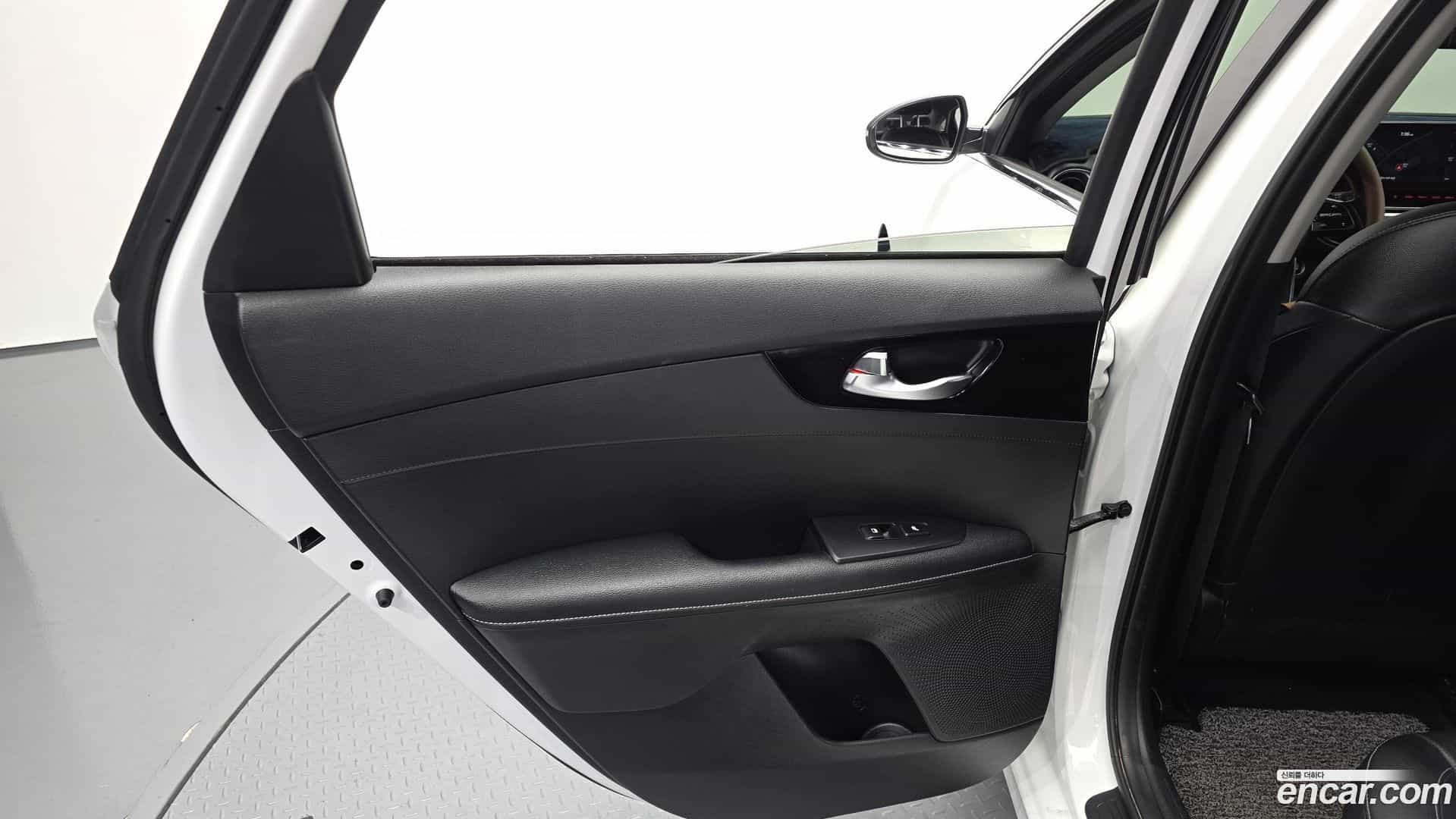 K3 Kia 2022.1-INNER-035