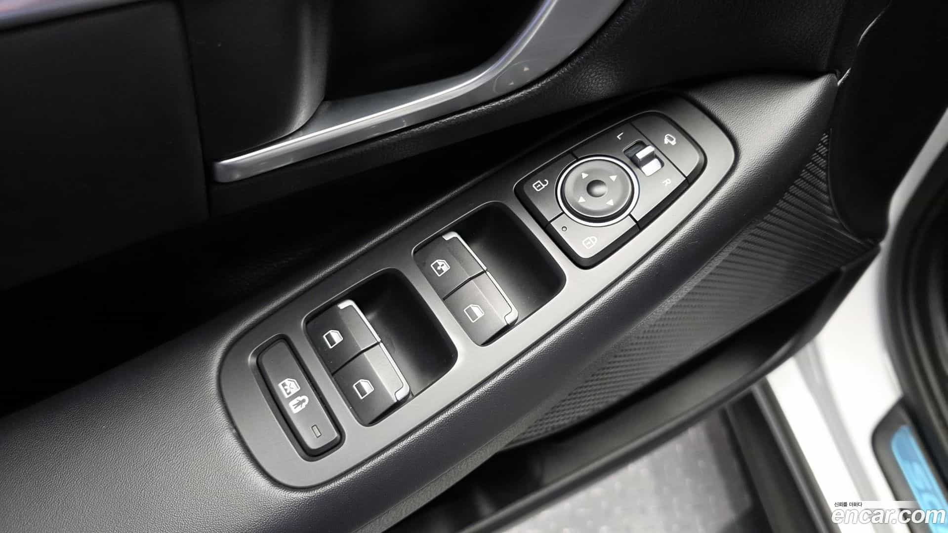 Sonata Hyundai 2019.4-OPTION-043