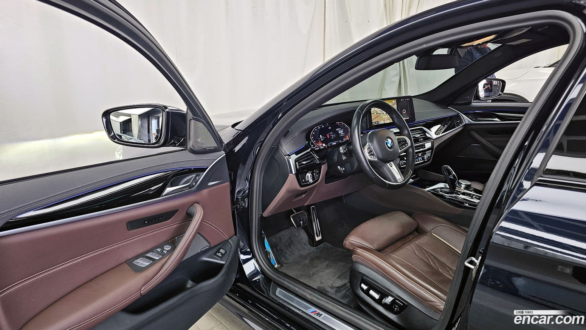 Main__Slider__Photo:5-Series BMW 2023.7-9