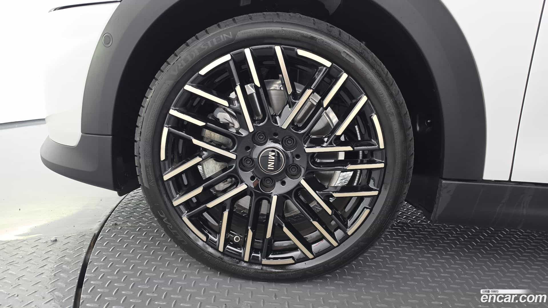 Cooper Mini 2025.4-OUTER-005