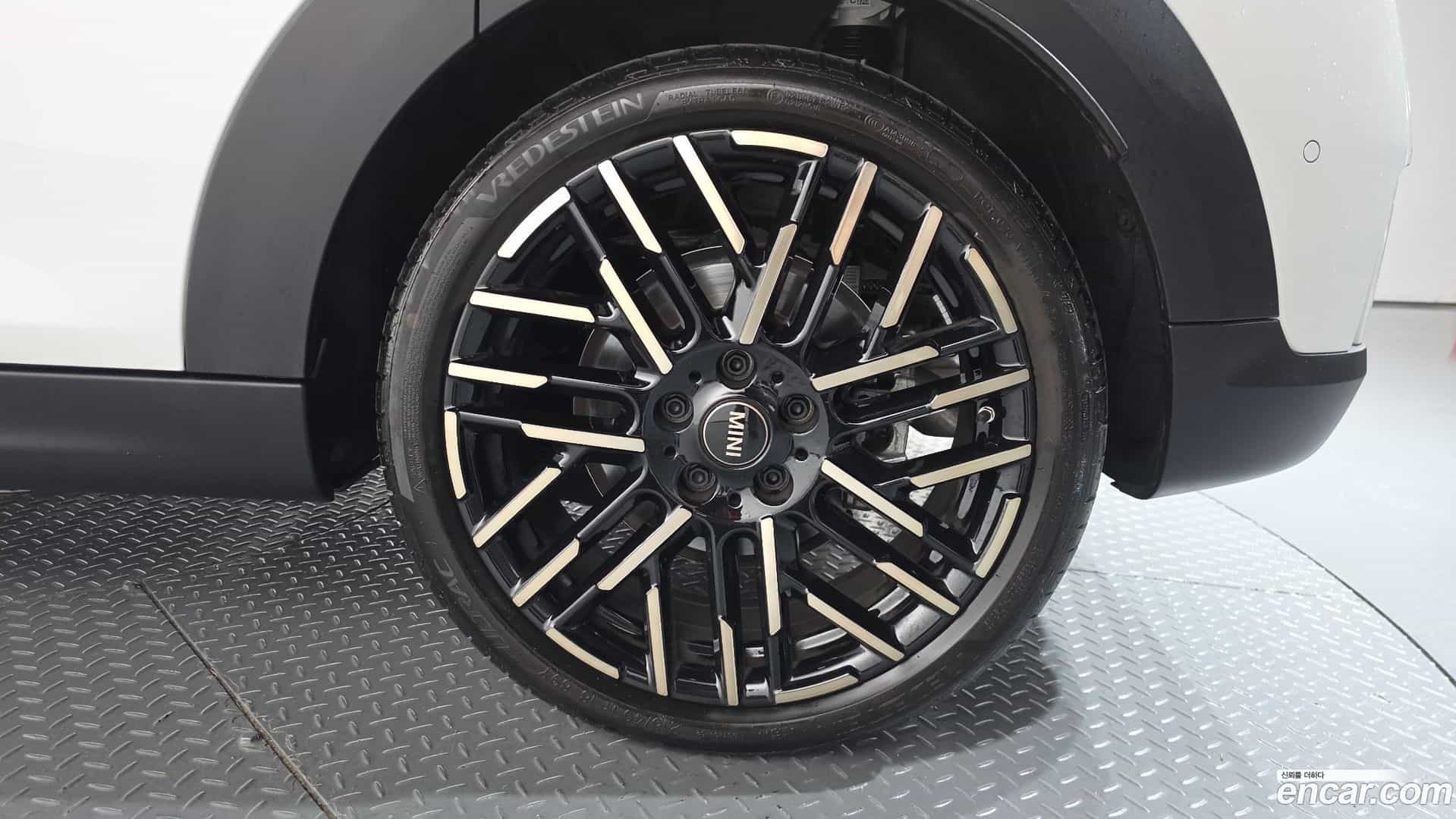 Cooper Mini 2025.4-OUTER-031