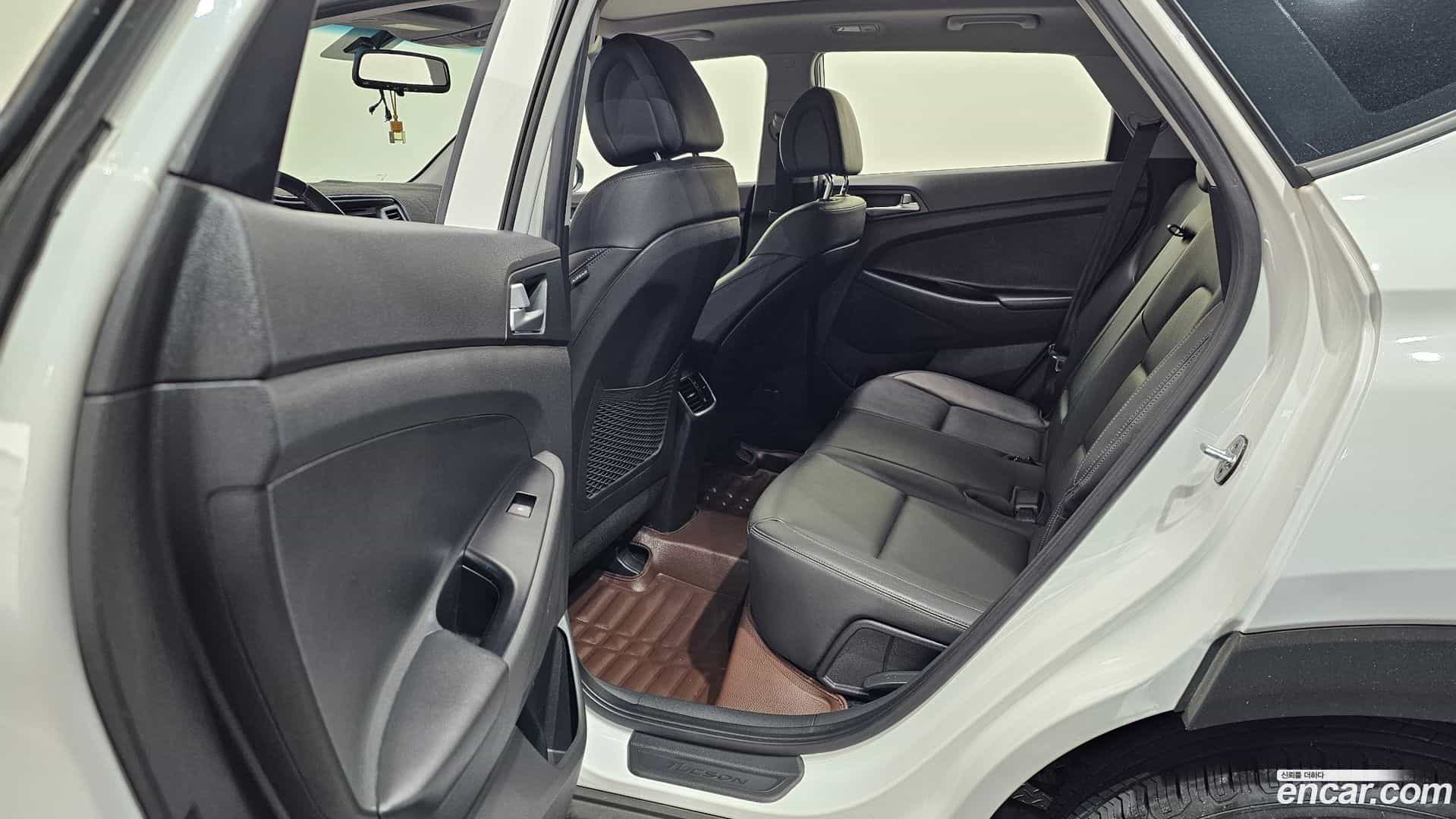 Tucson Hyundai 2017.8-OPTION-015