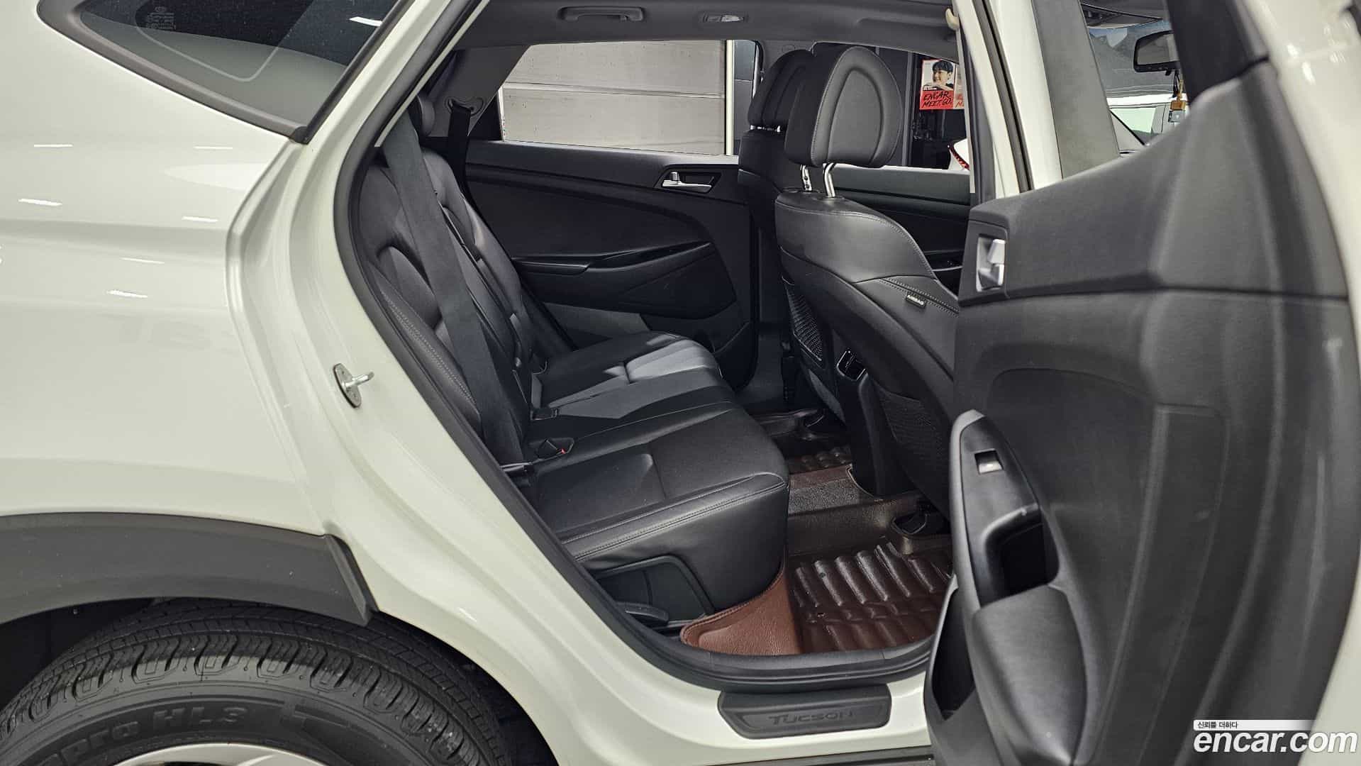 Tucson Hyundai 2017.8-OPTION-016