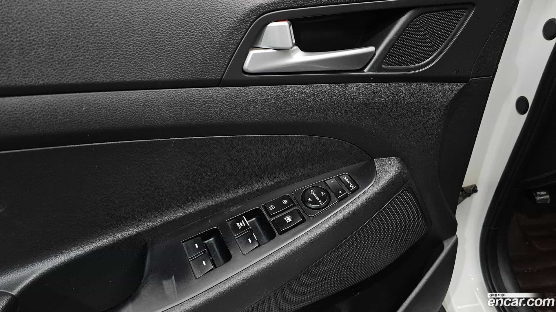 Tucson Hyundai 2017.8-OPTION-021