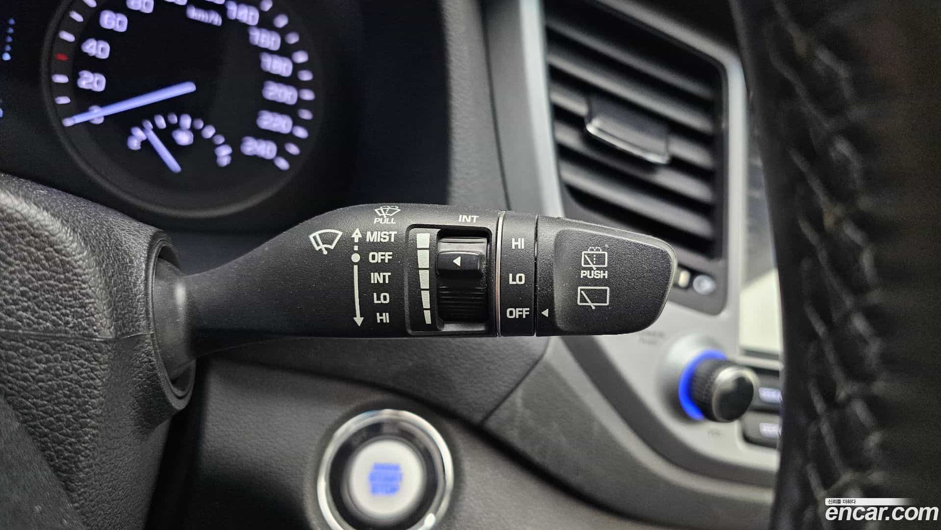 Tucson Hyundai 2017.8-OPTION-041
