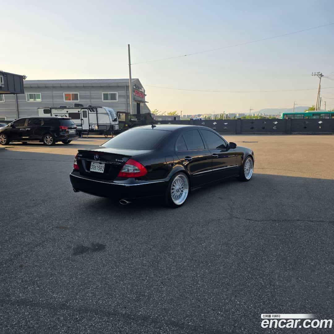 E-Class Mercedes-Benz 2009.9-OUTER-002