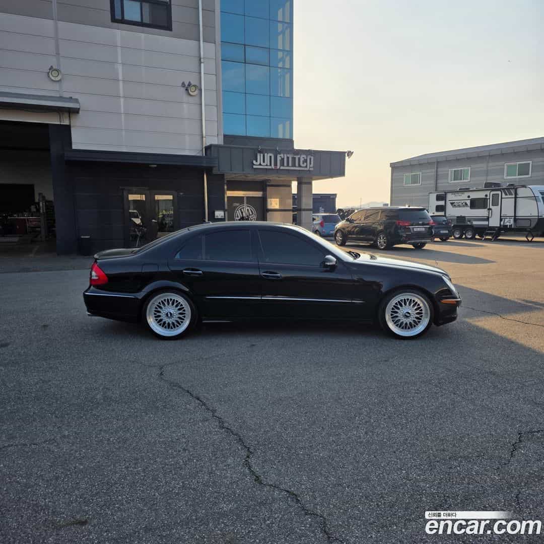 E-Class Mercedes-Benz 2009.9-INNER-007