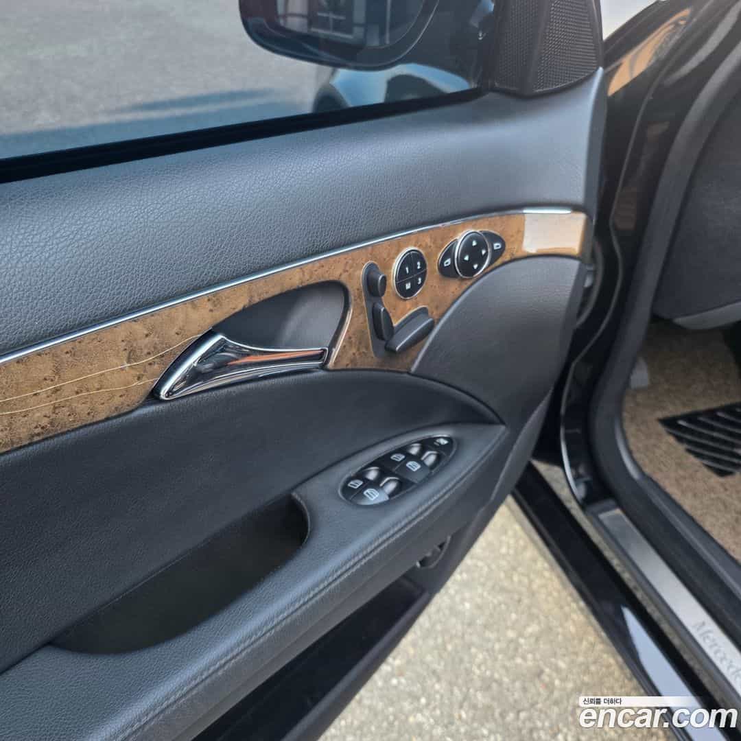 E-Class Mercedes-Benz 2009.9-INNER-010