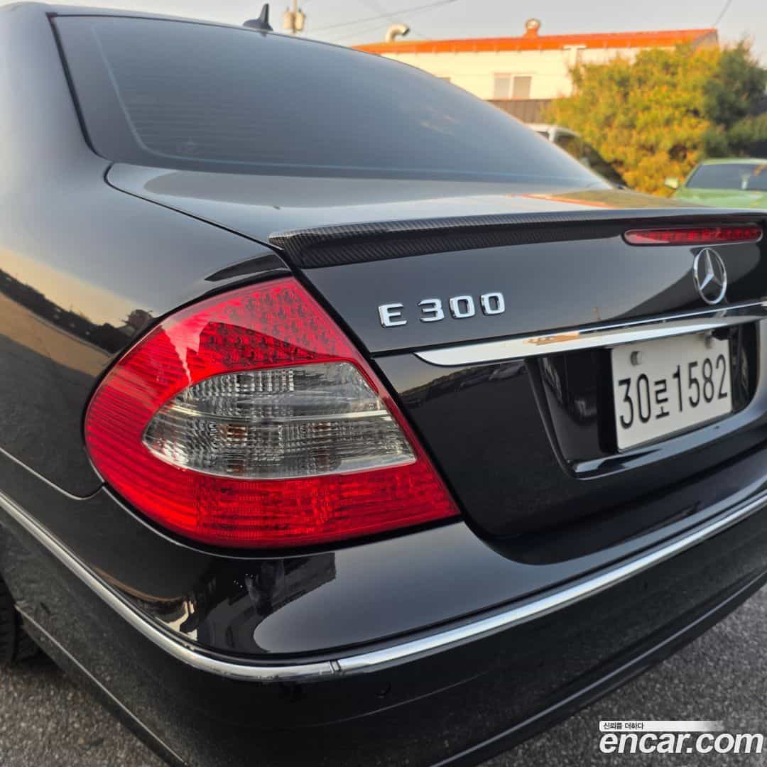 E-Class Mercedes-Benz 2009.9-OPTION-021