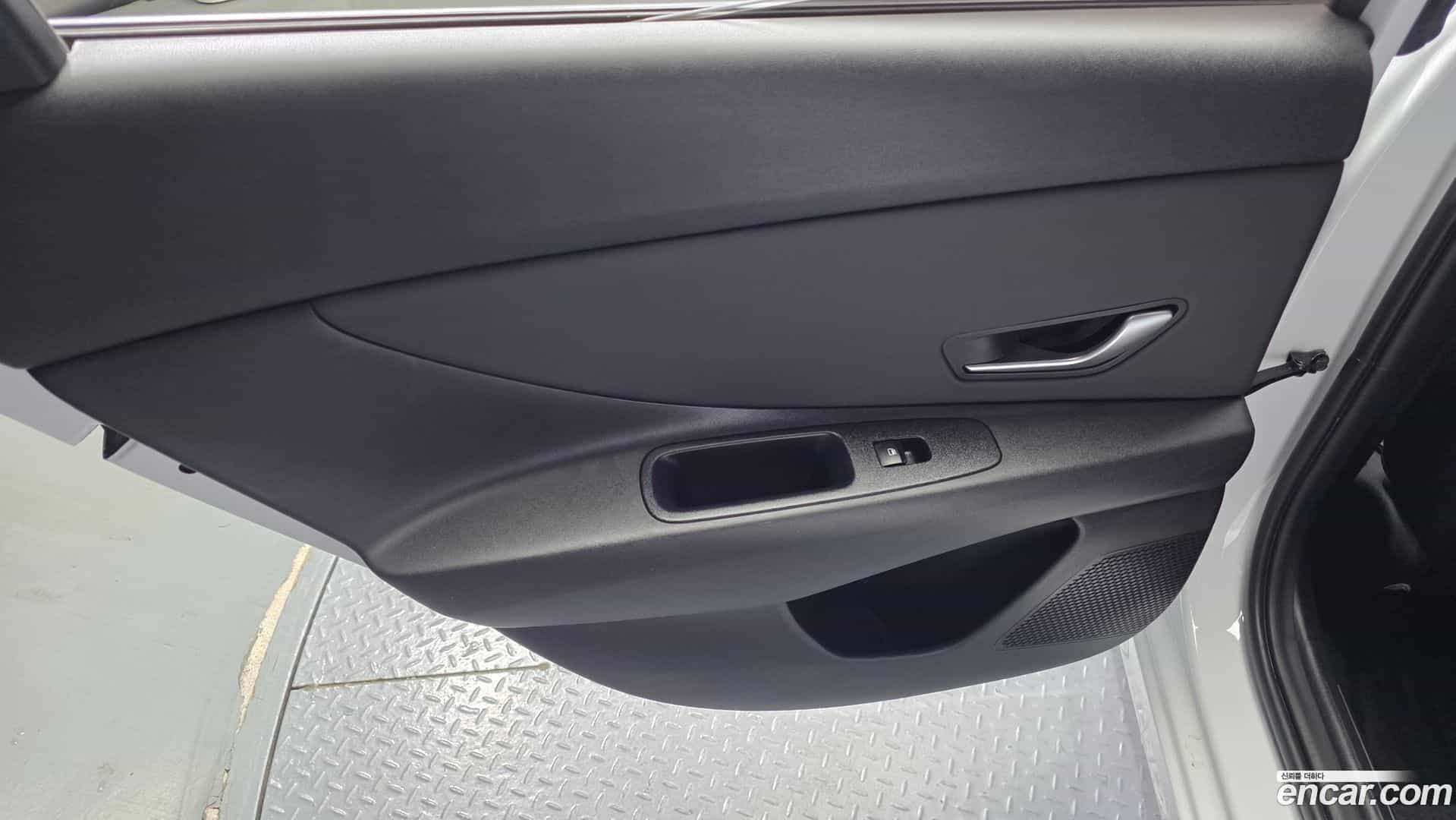AVANTE Hyundai 2022.9-INNER-035