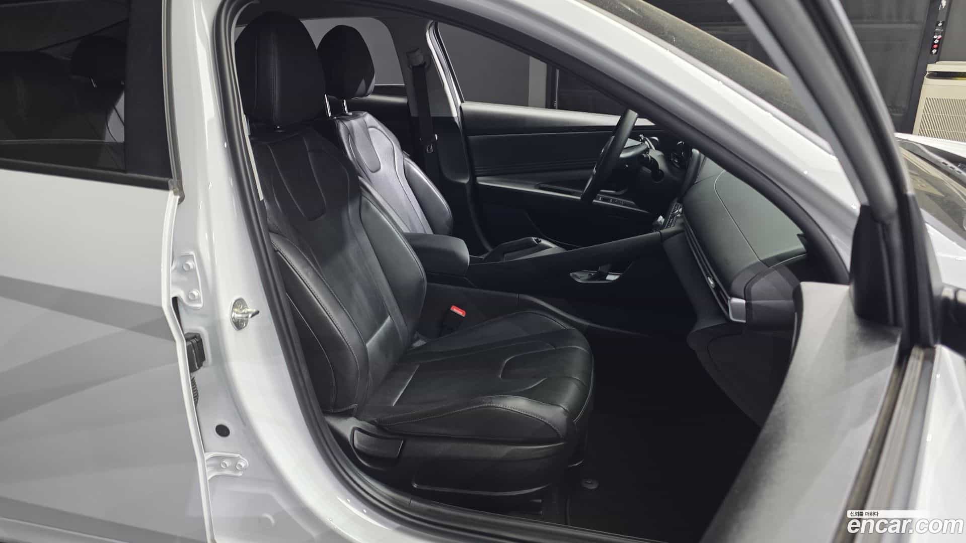 AVANTE Hyundai 2022.9-INNER-036