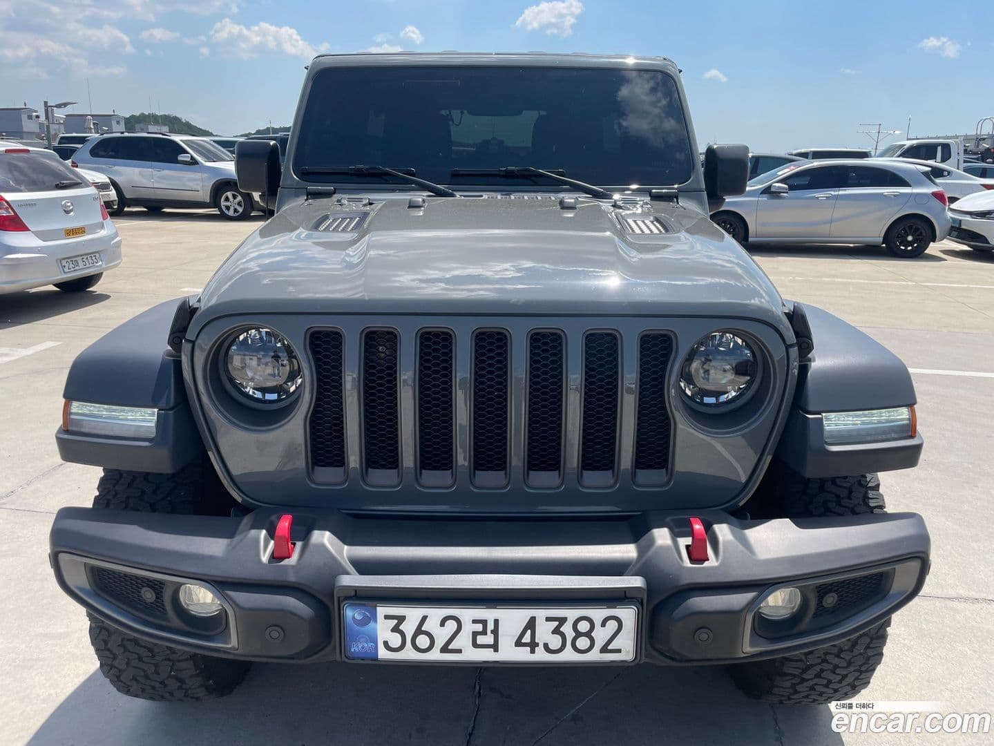 Main__Slider__Photo:Wrangler Jeep 2023.8-0