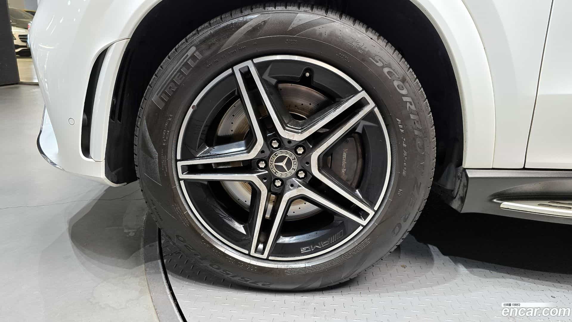 GLE-Class Mercedes-Benz 2021.2-OUTER-005