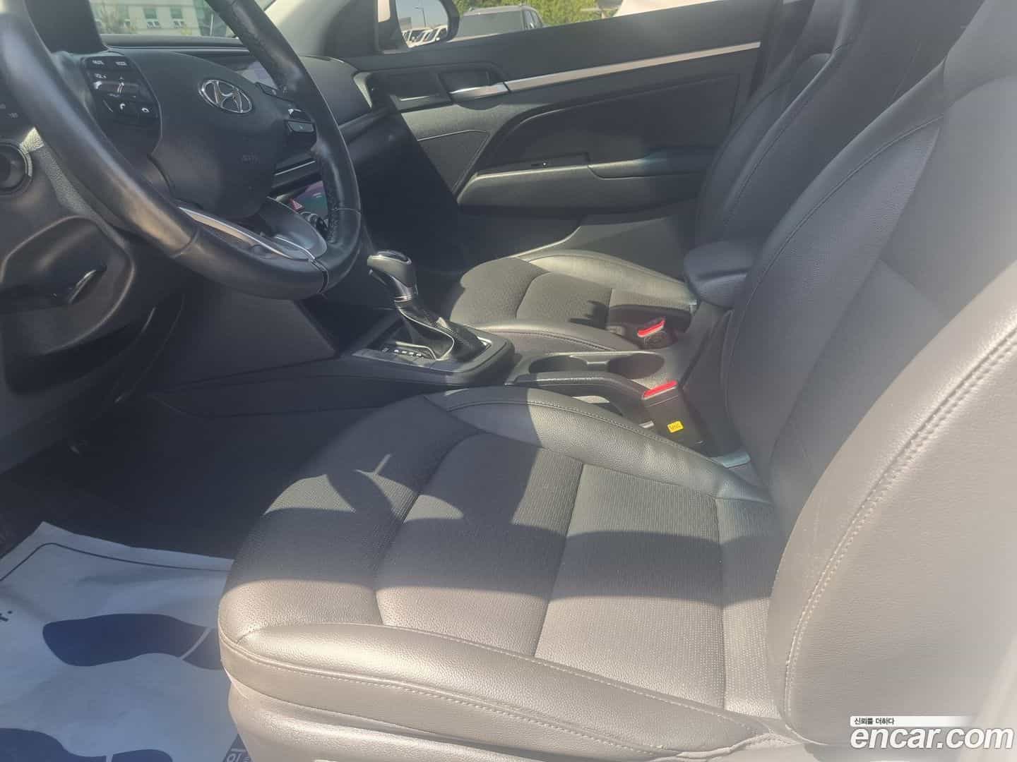 AVANTE Hyundai 2019.10-INNER-007