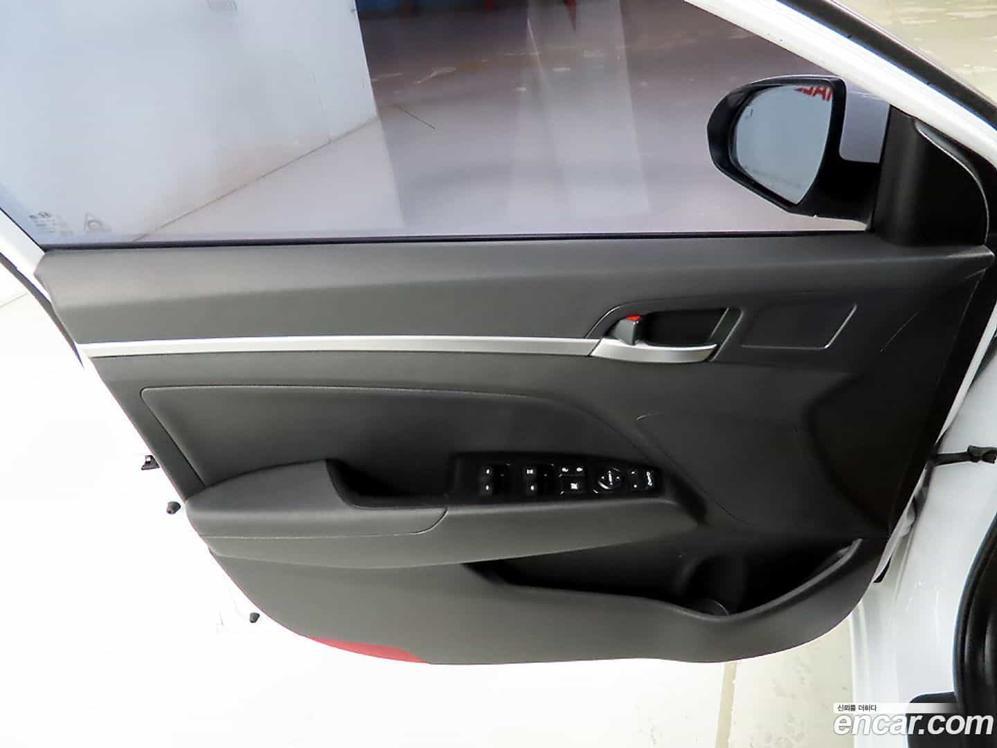 AVANTE Hyundai 2019.9-OPTION-020