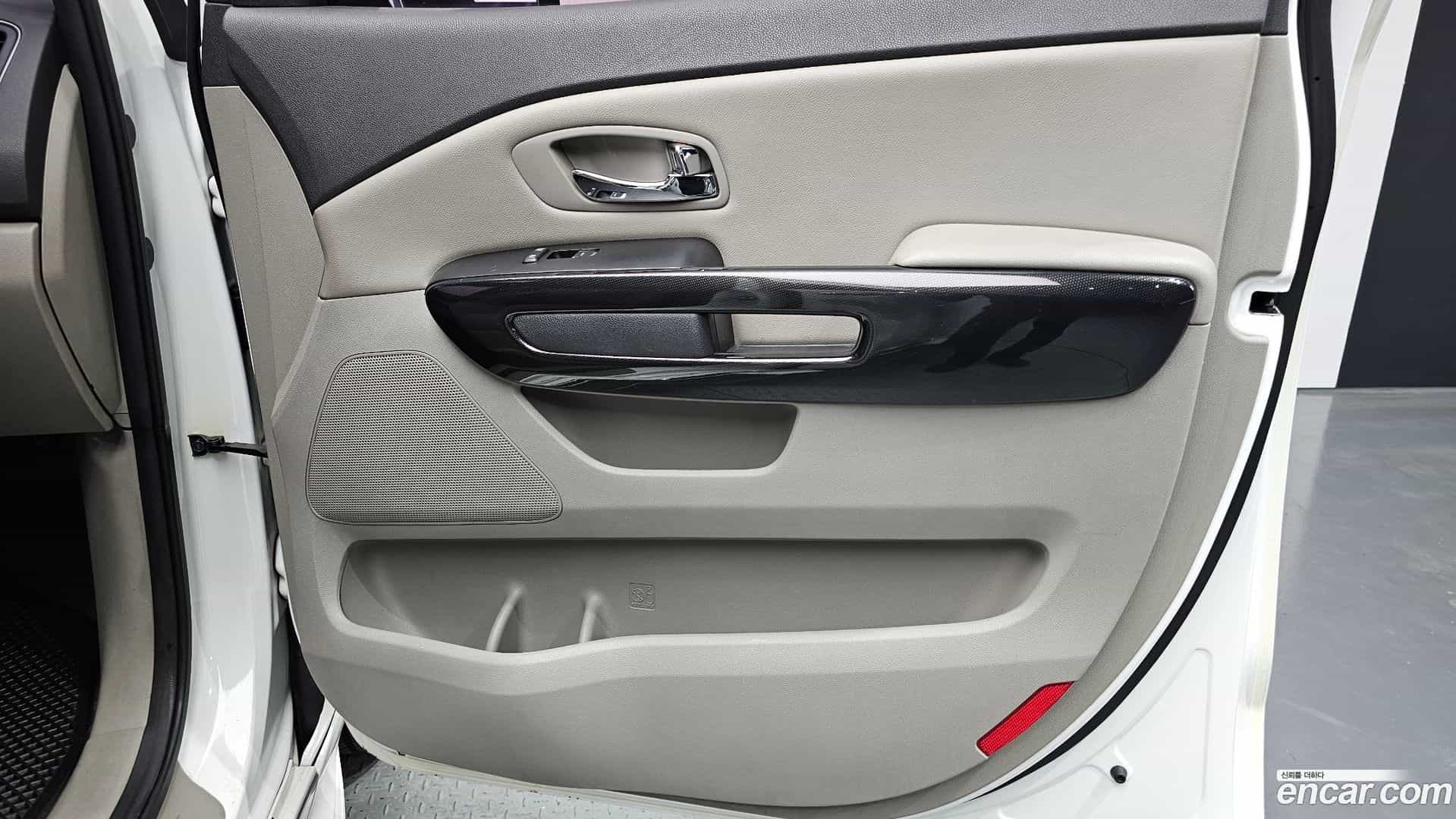 Canival Kia 2016.5-INNER-035