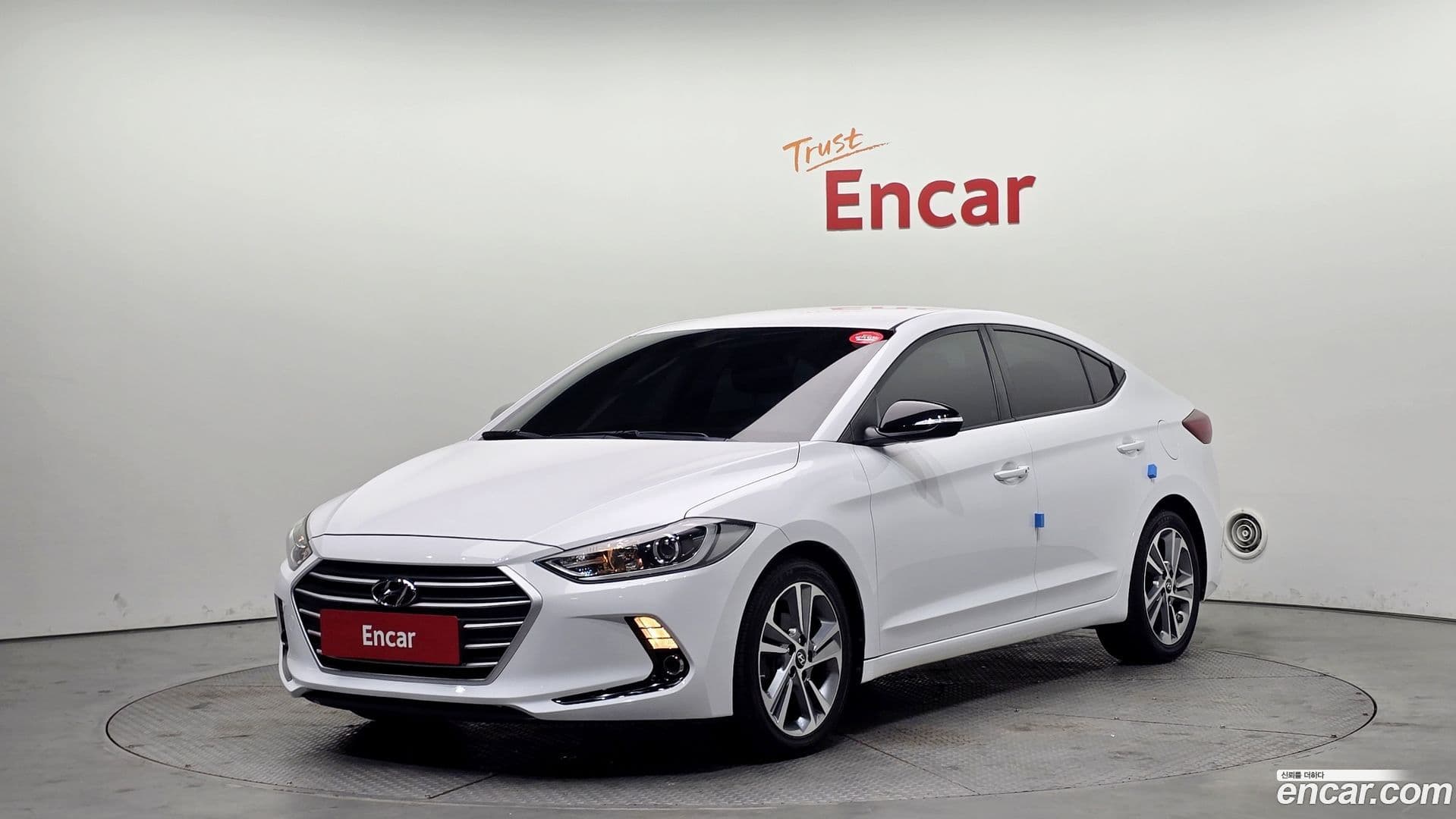 Main__Slider__Photo:AVANTE Hyundai 2018.3-0